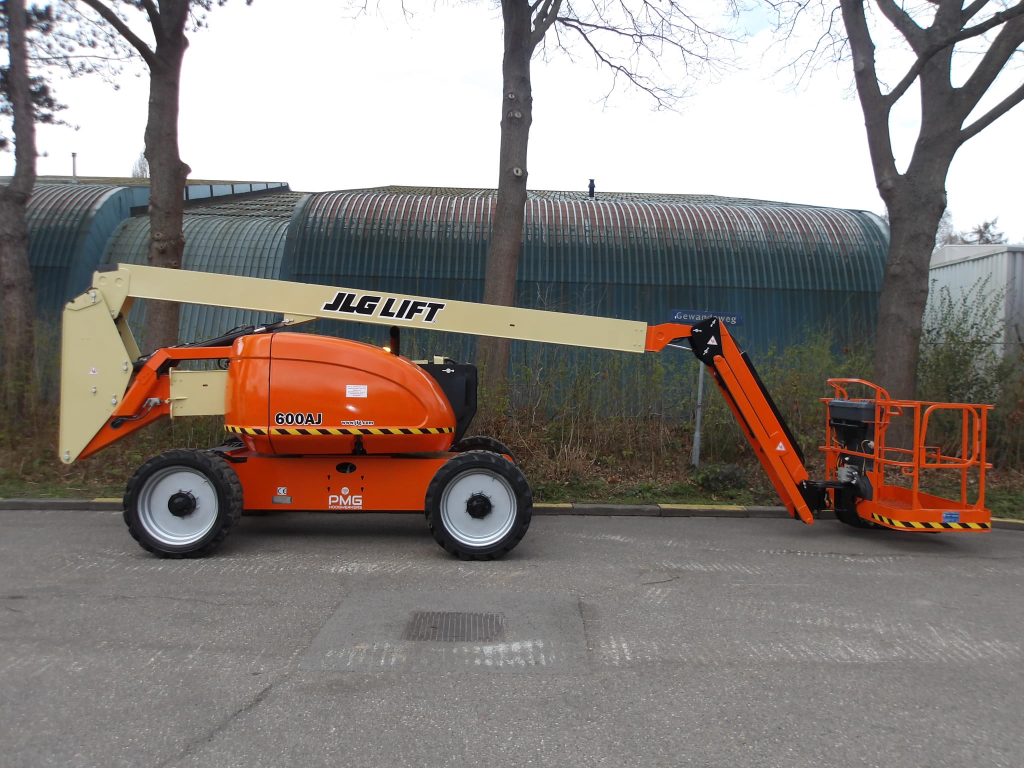 JLG 600AJ