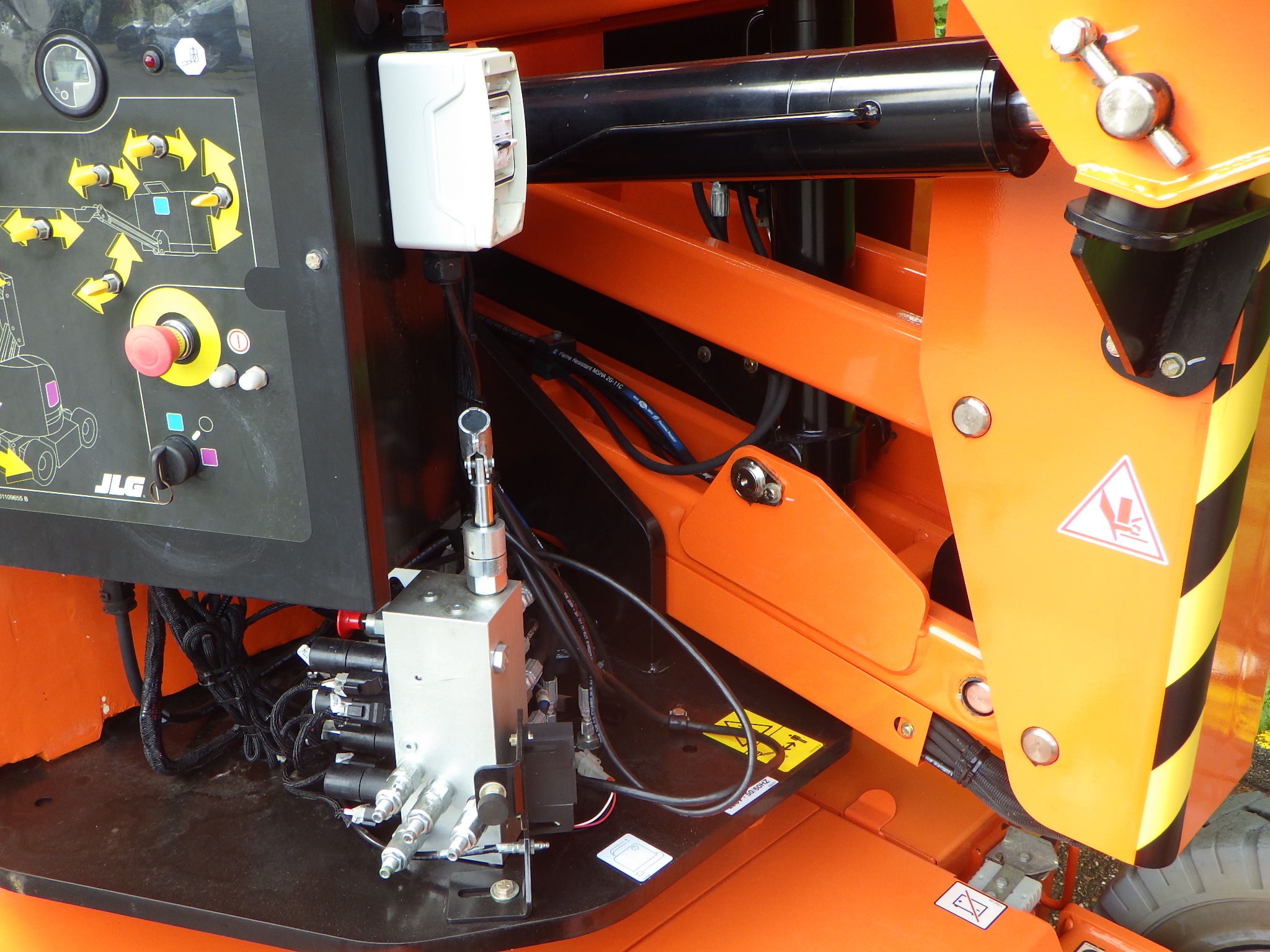JLG E300AJP