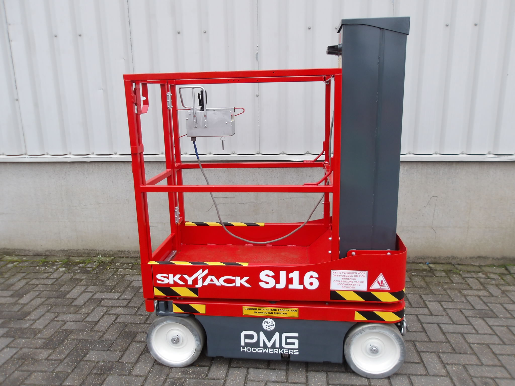 Skyjack SJ16