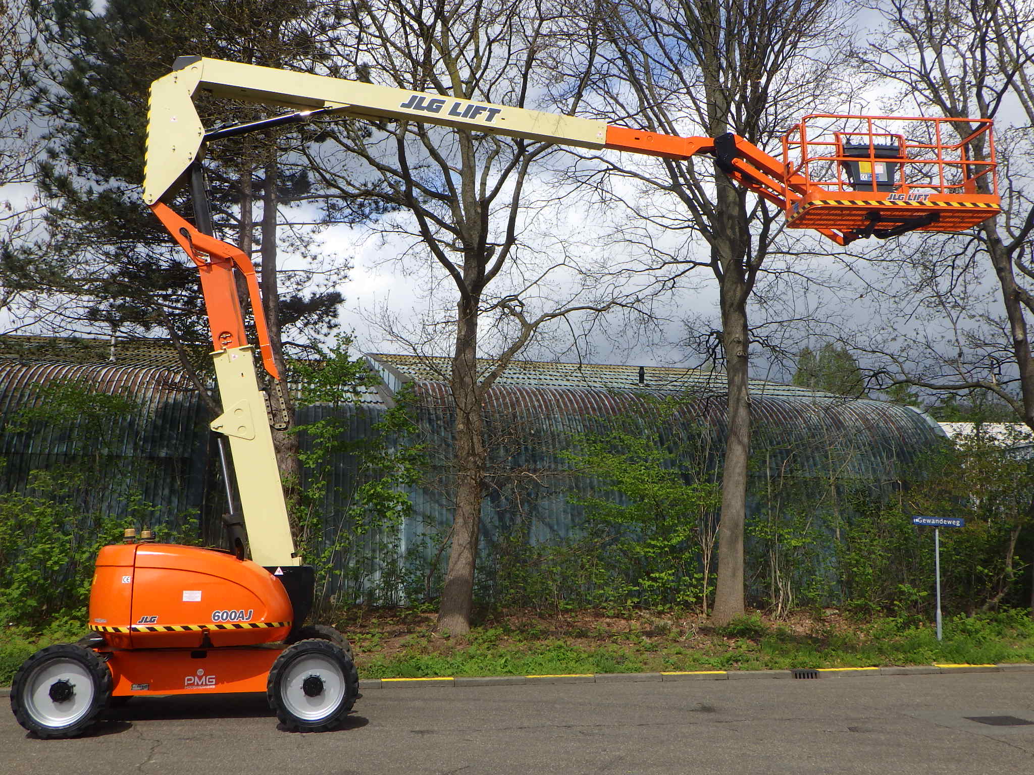 JLG 600AJ