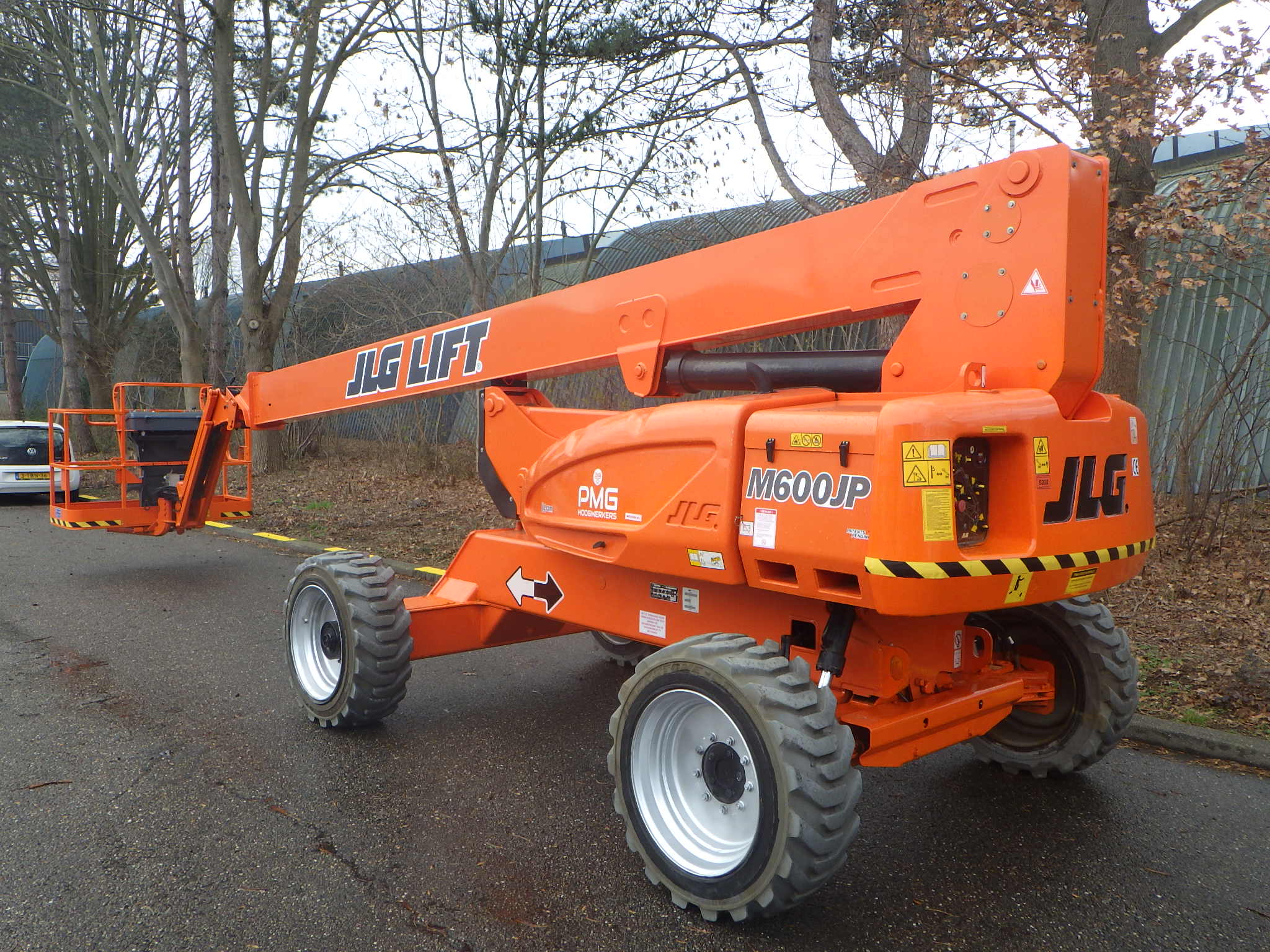 JLG M600JP