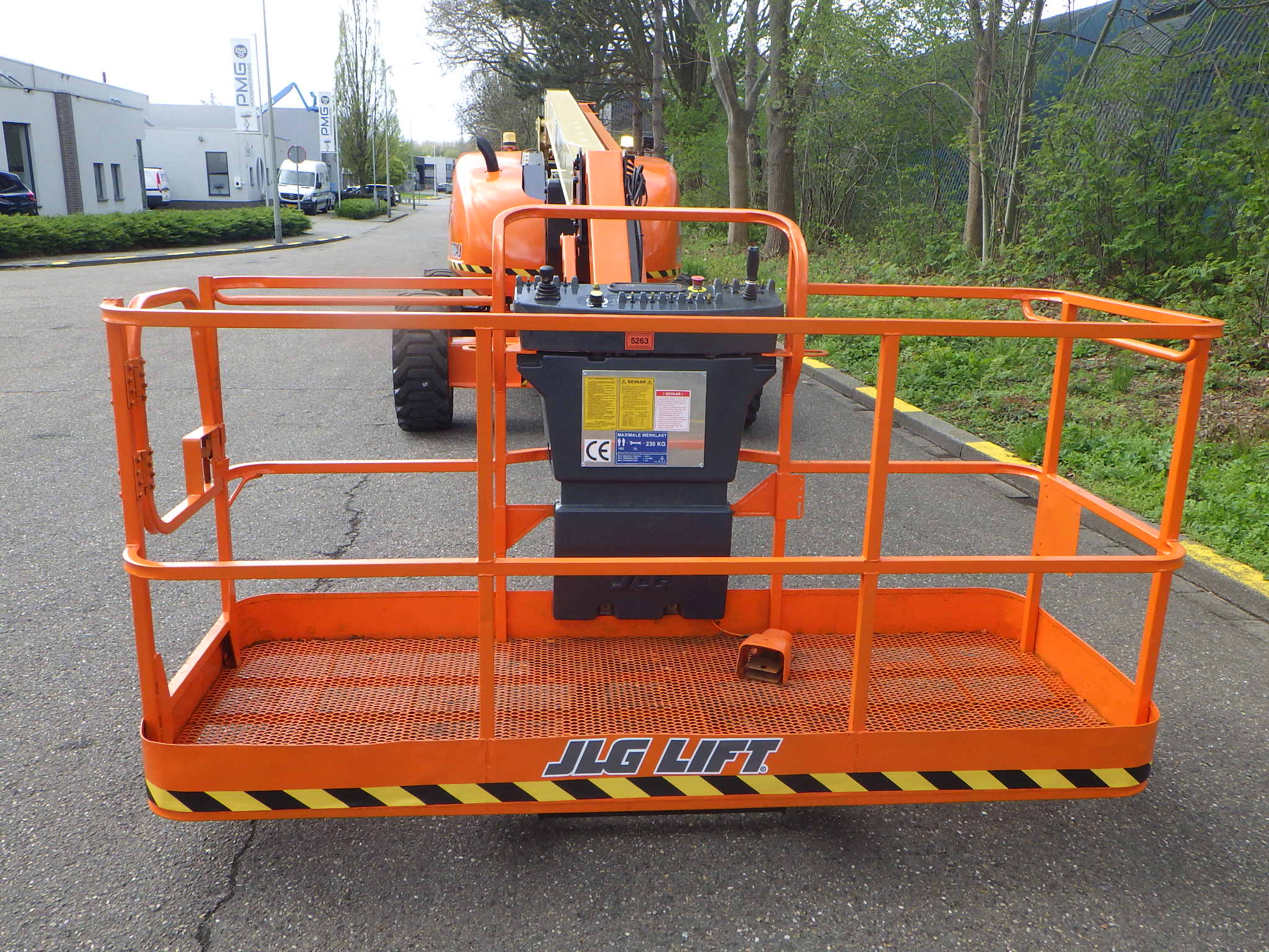 JLG 600AJ