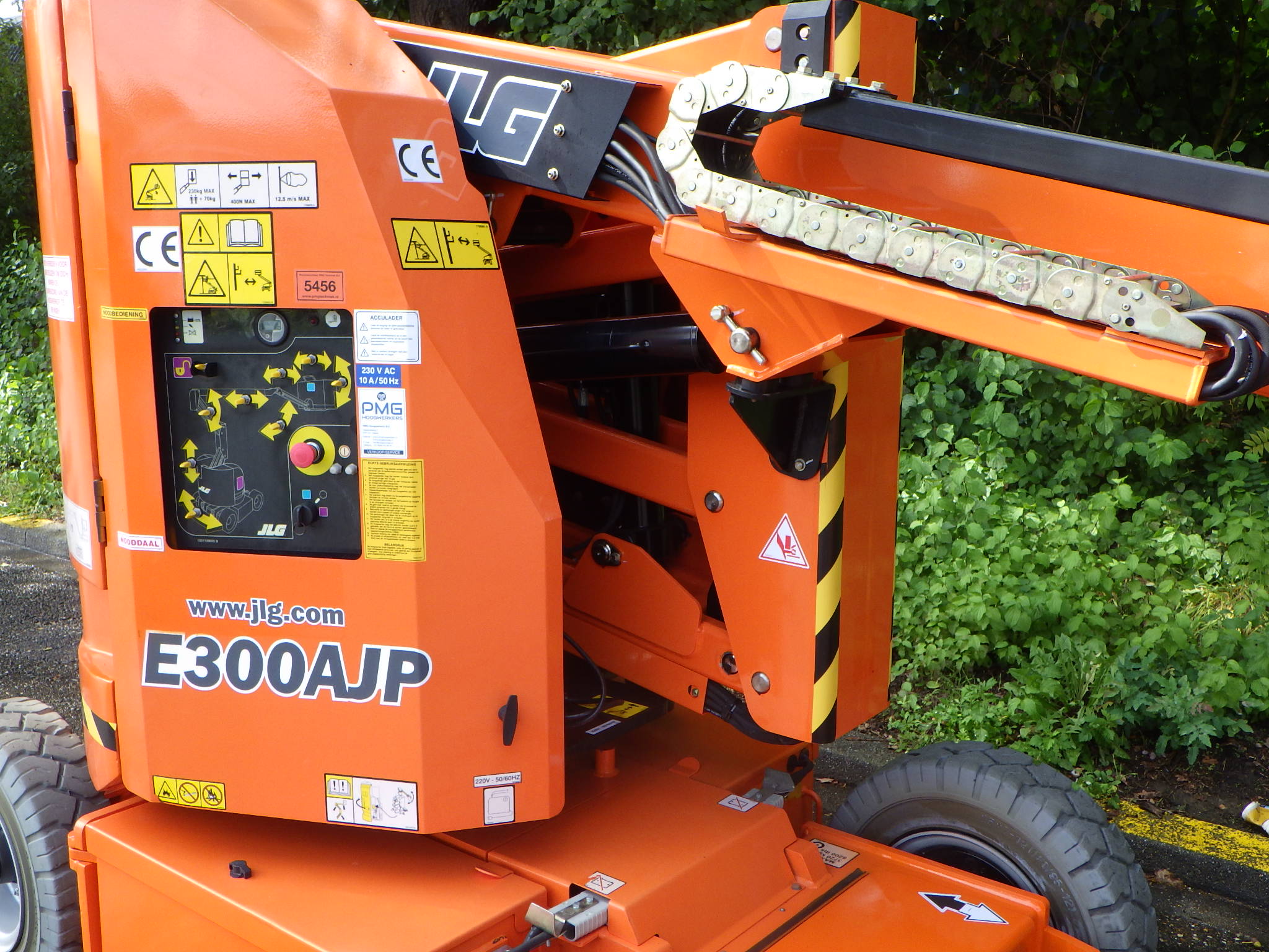 JLG E300AJP