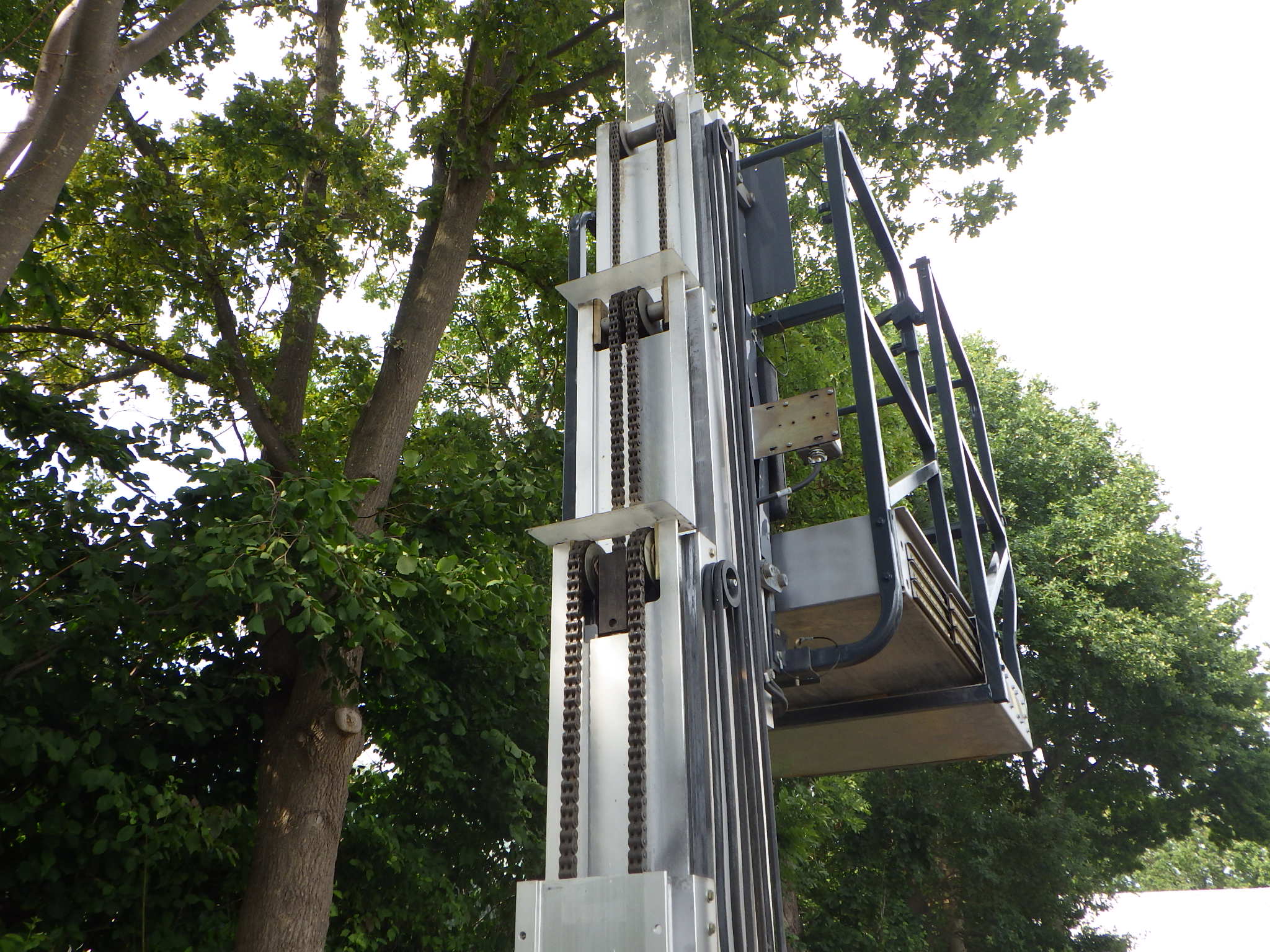 JLG 20MVL