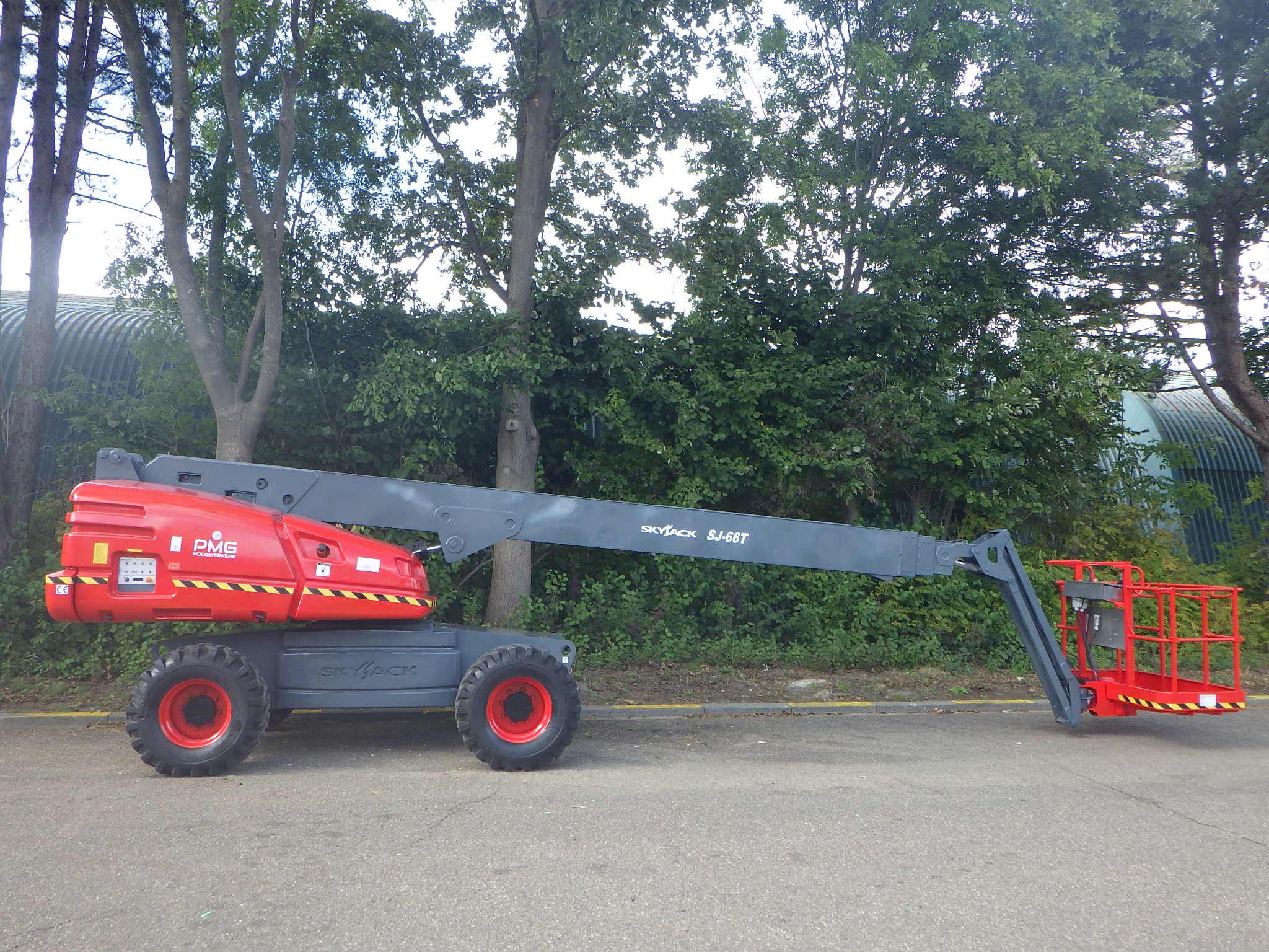 SkyJack SJ66T