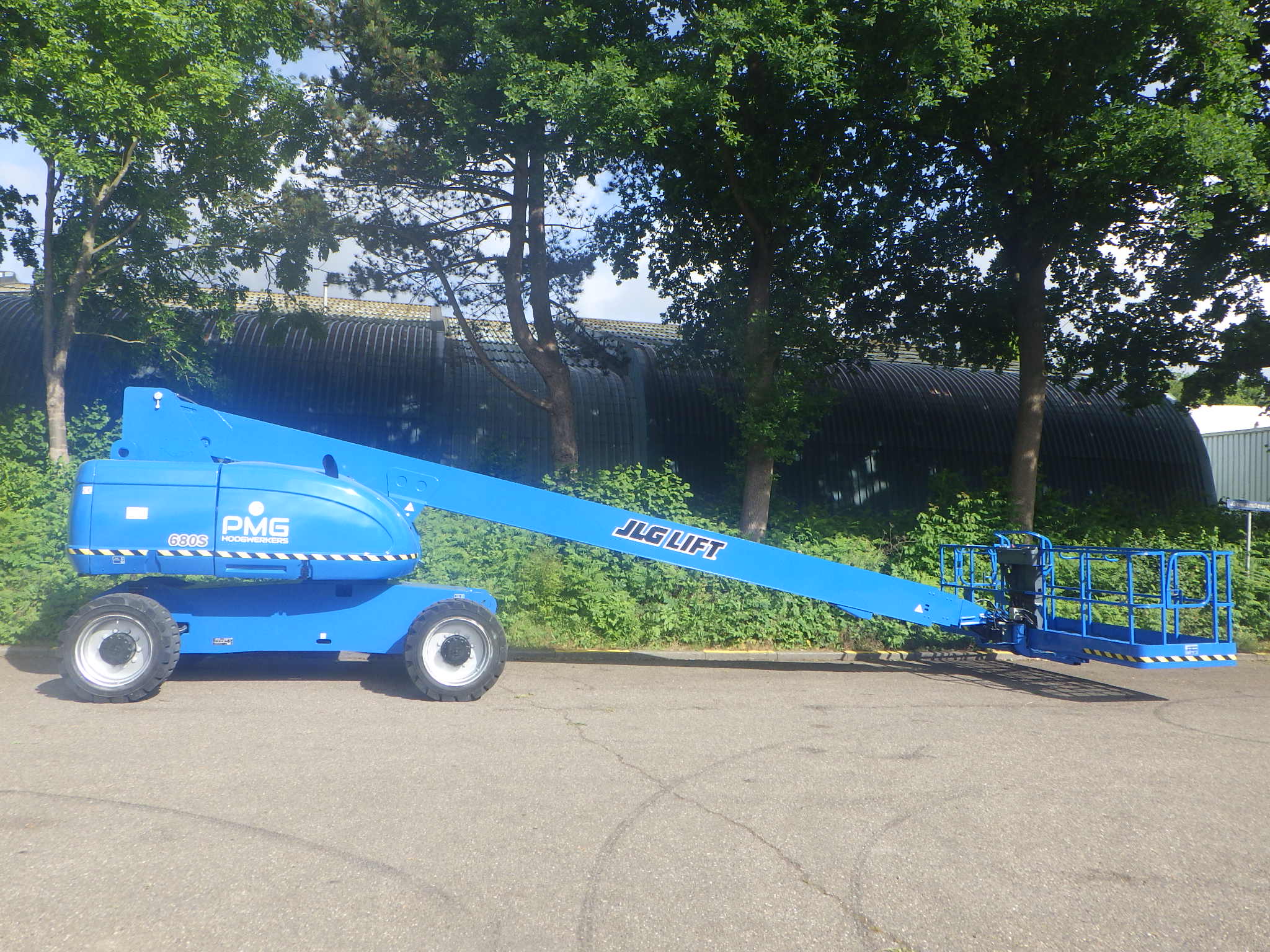 JLG 680S