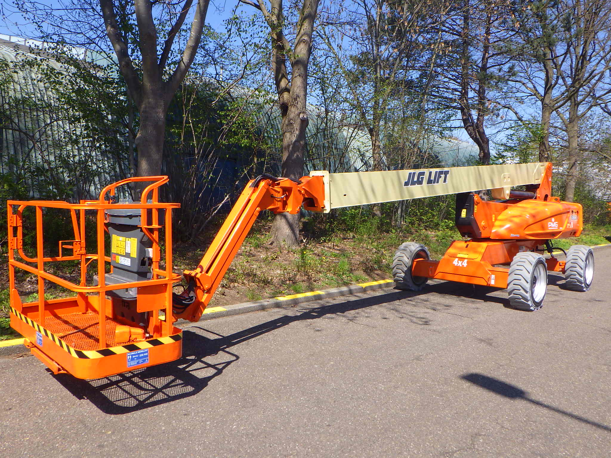 JLG M600JP