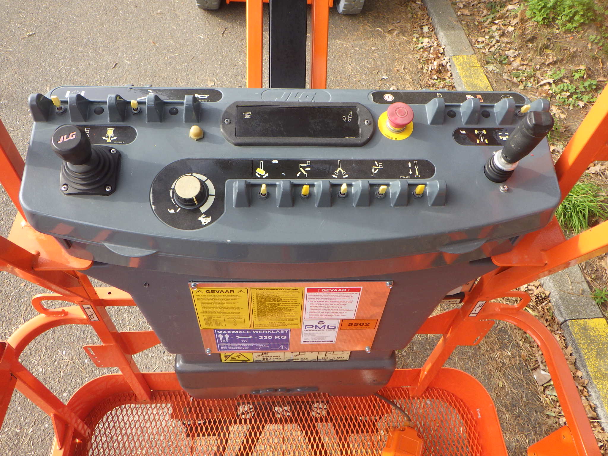 JLG E300AJP