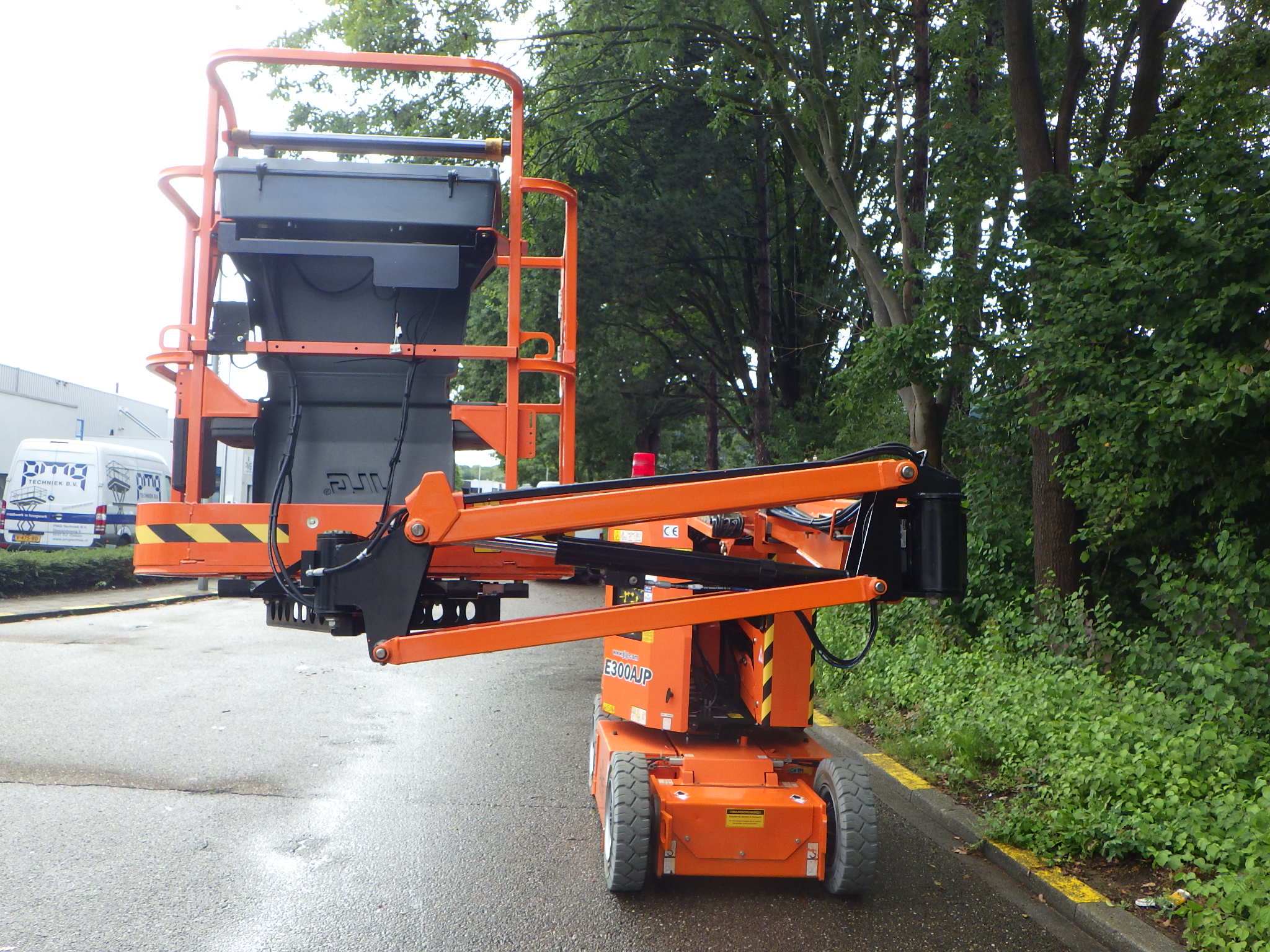 JLG E300AJP