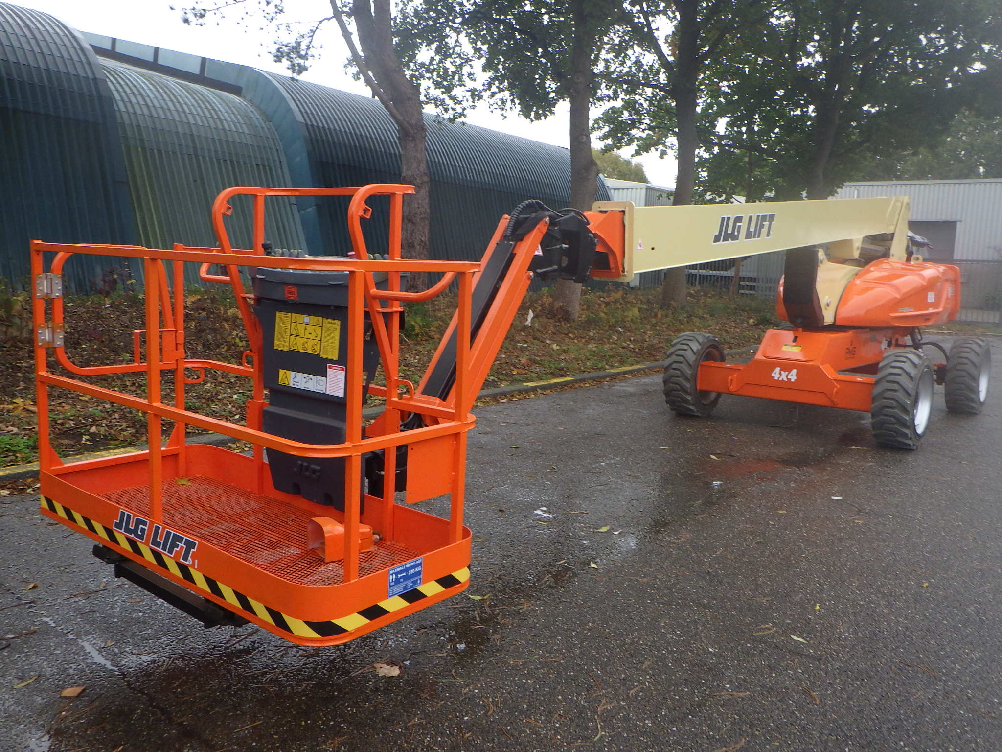 JLG M600JP