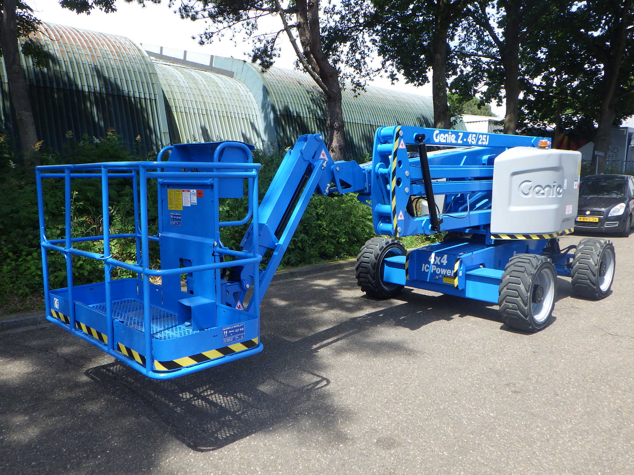 tall！！ 15.87 m working height: Rent the Genie Z-45 XC now – BIBERGER
