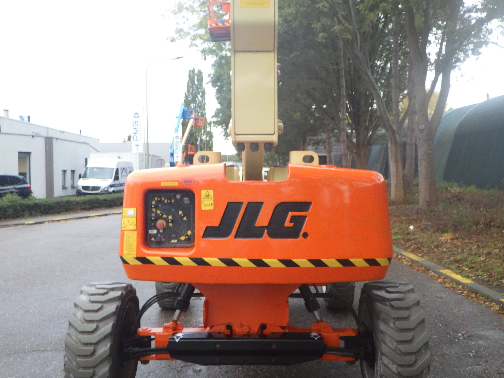 JLG M600JP