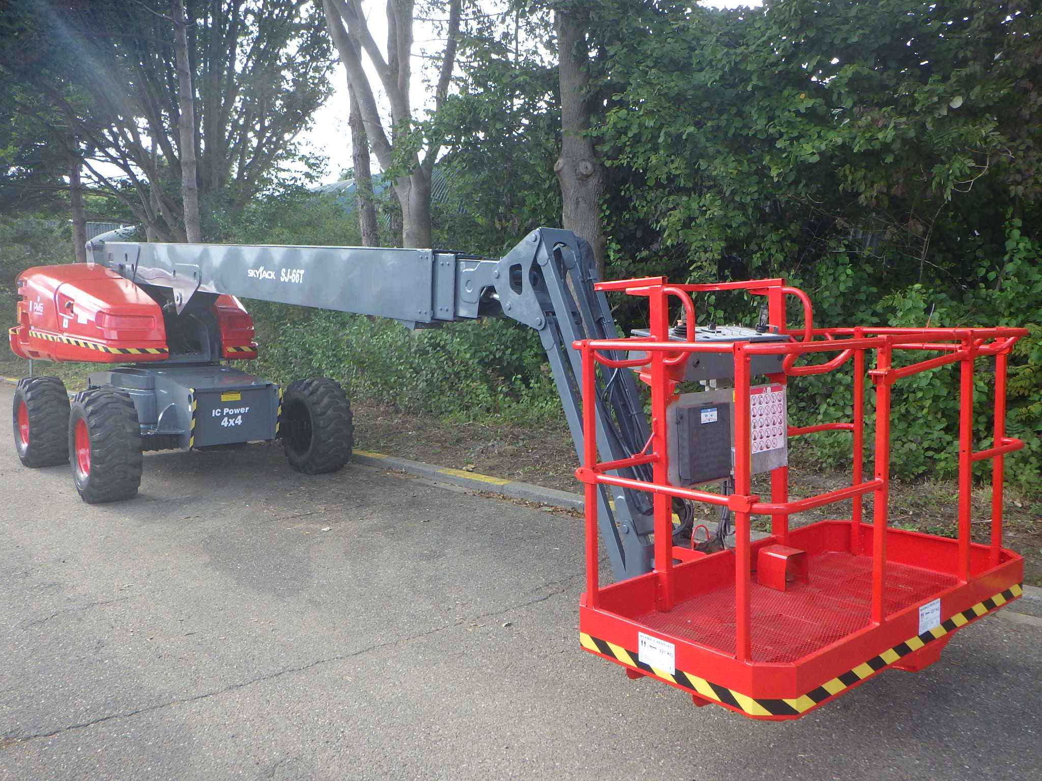 SkyJack SJ66T