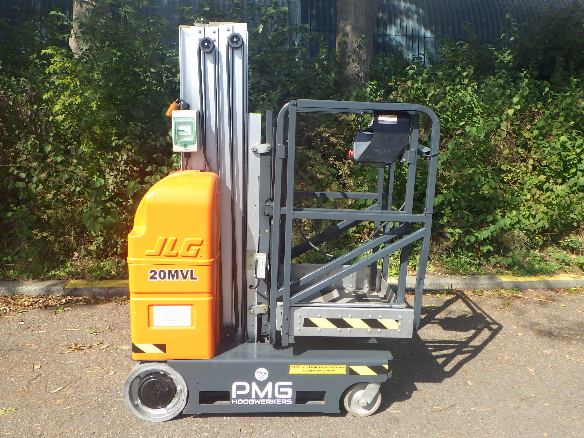 JLG 20MVL