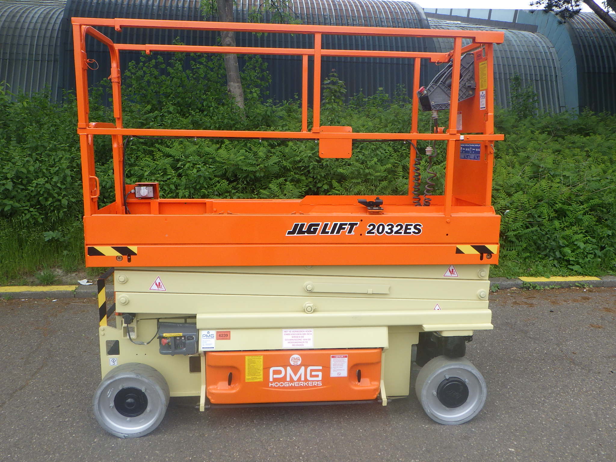 JLG 2032ES 