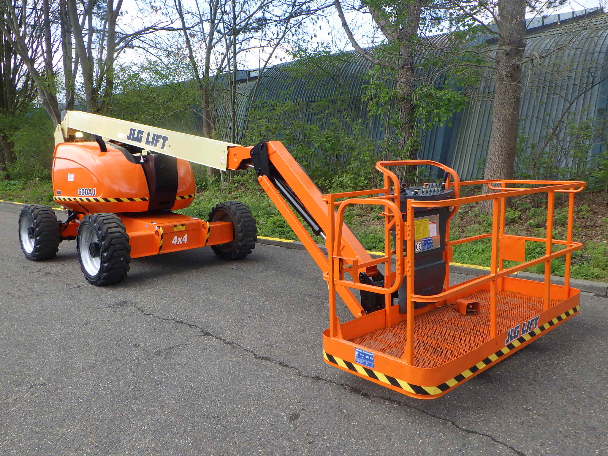 JLG 600AJ