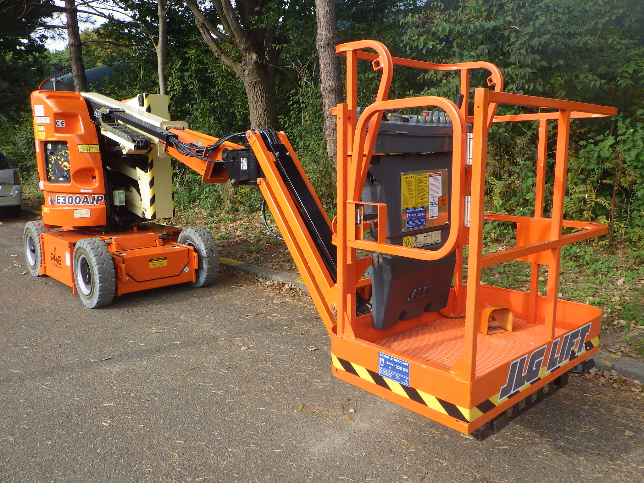JLG E300AJP