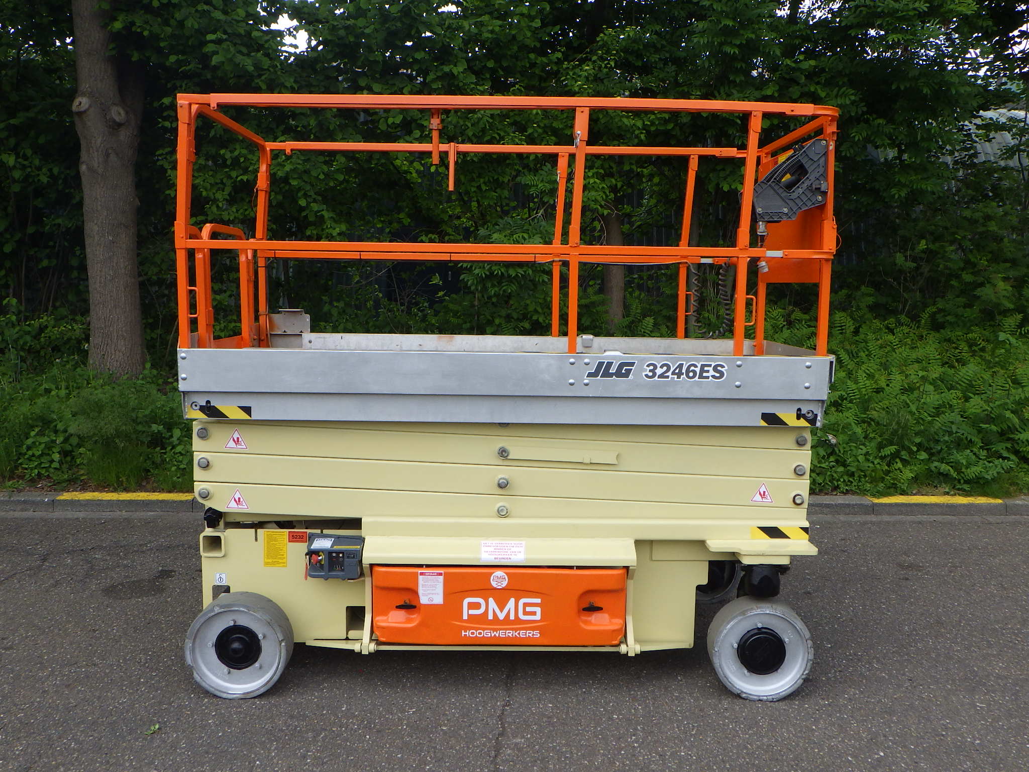 JLG 3246ES 