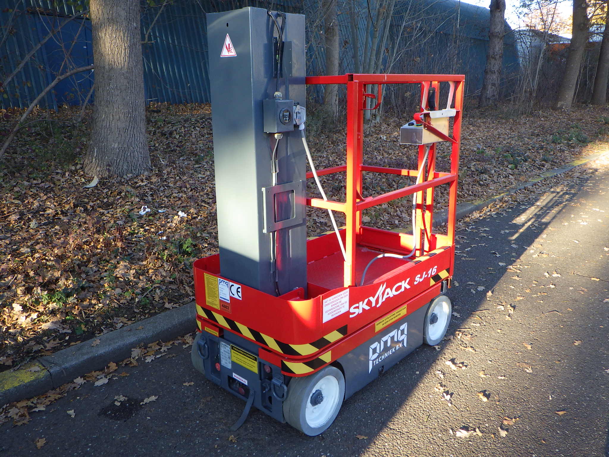 Skyjack SJ16