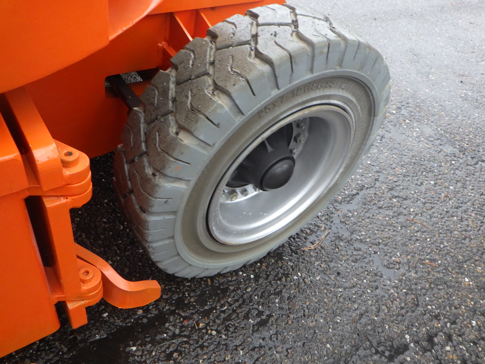 JLG E300AJP