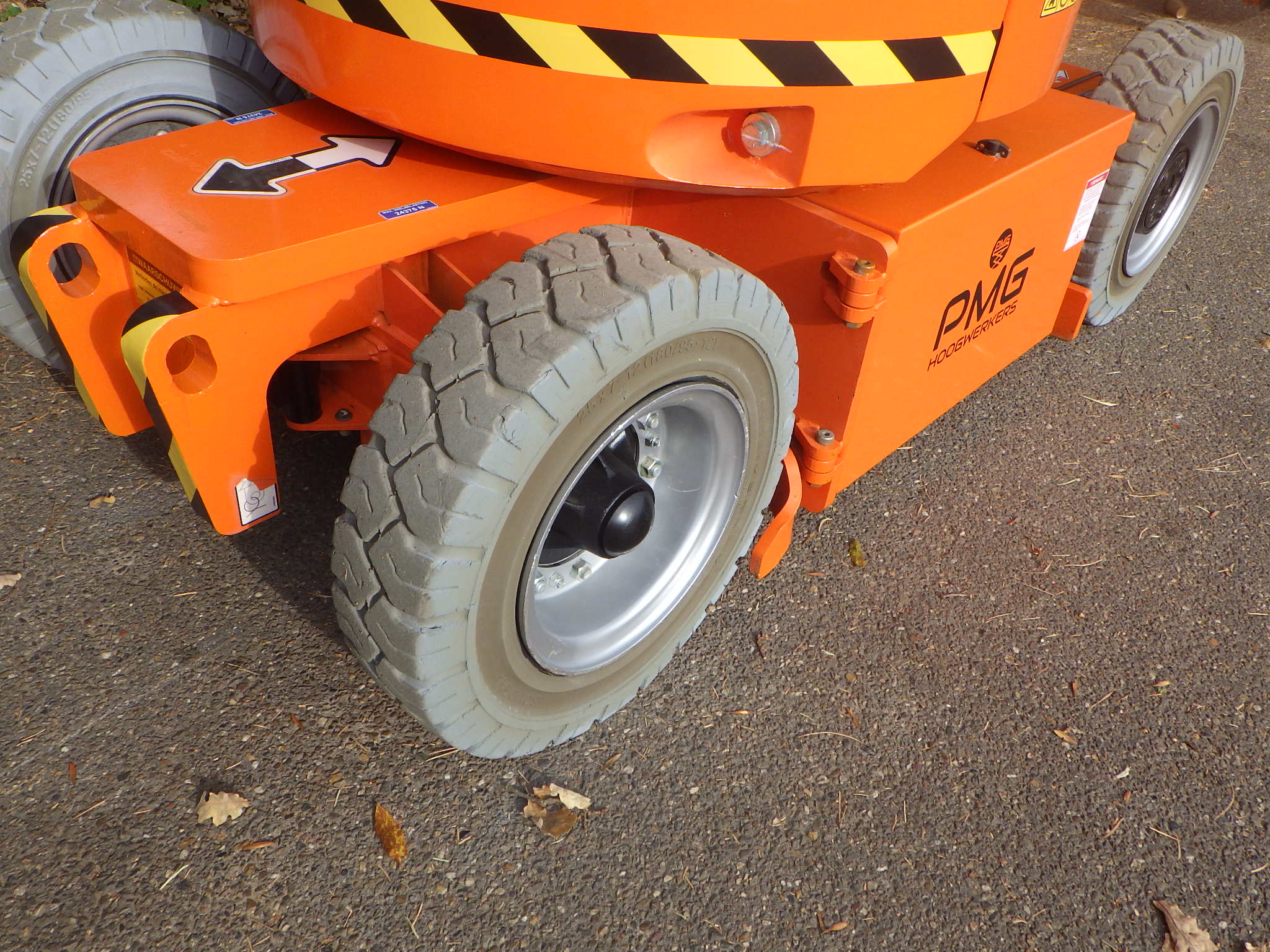 JLG E300AJP