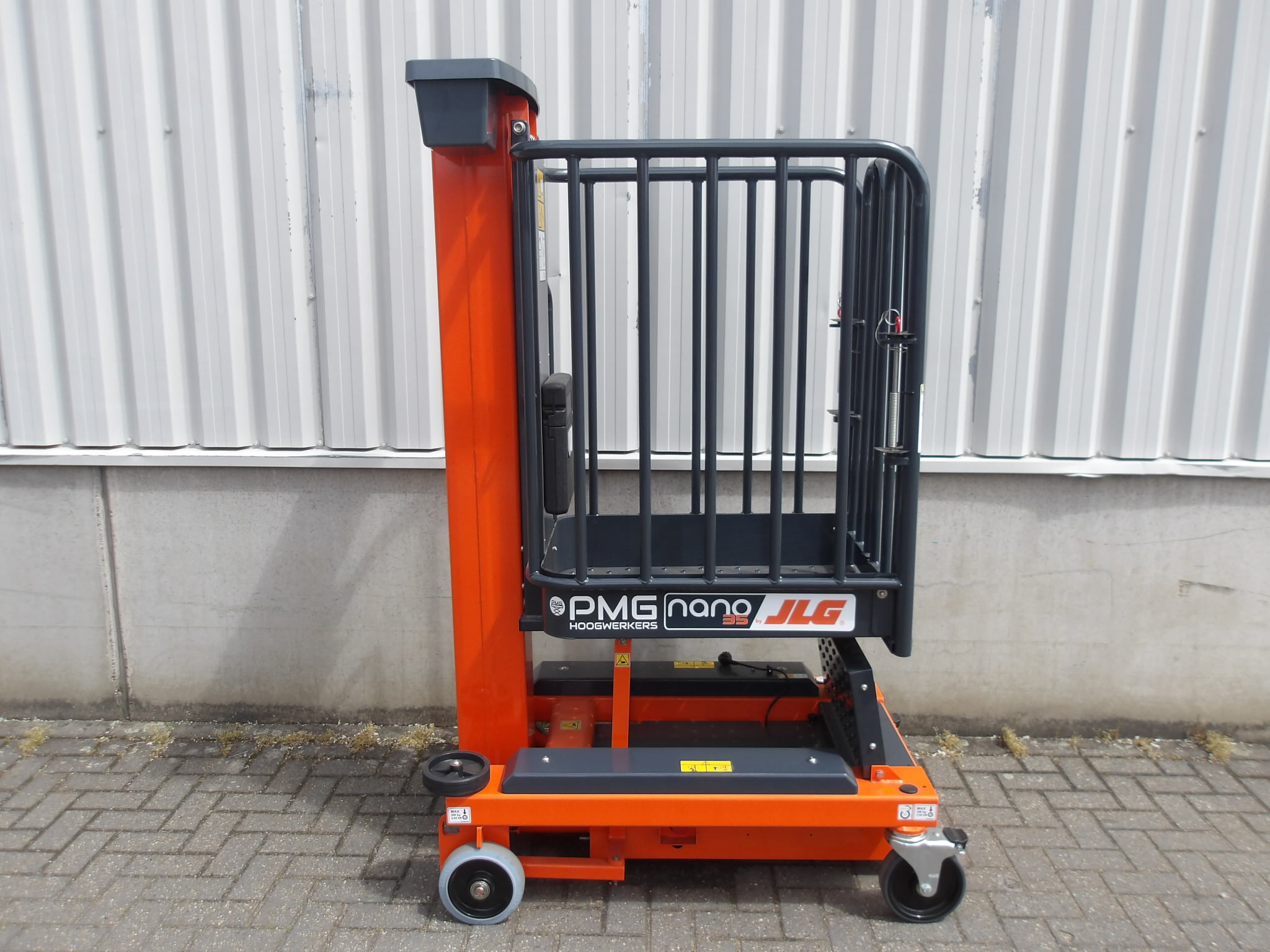 JLG Nano 35