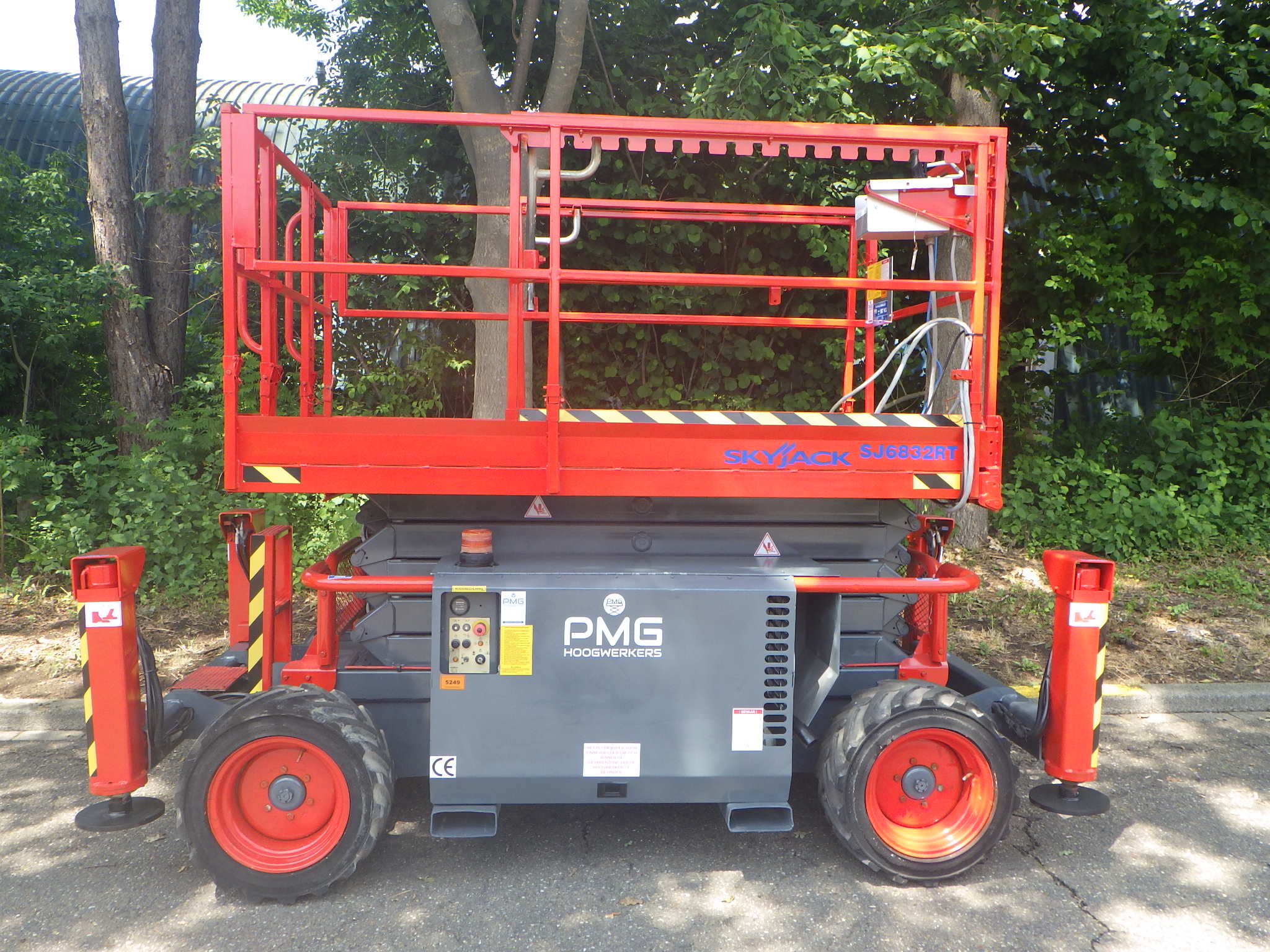 Skyjack SJ6832RT