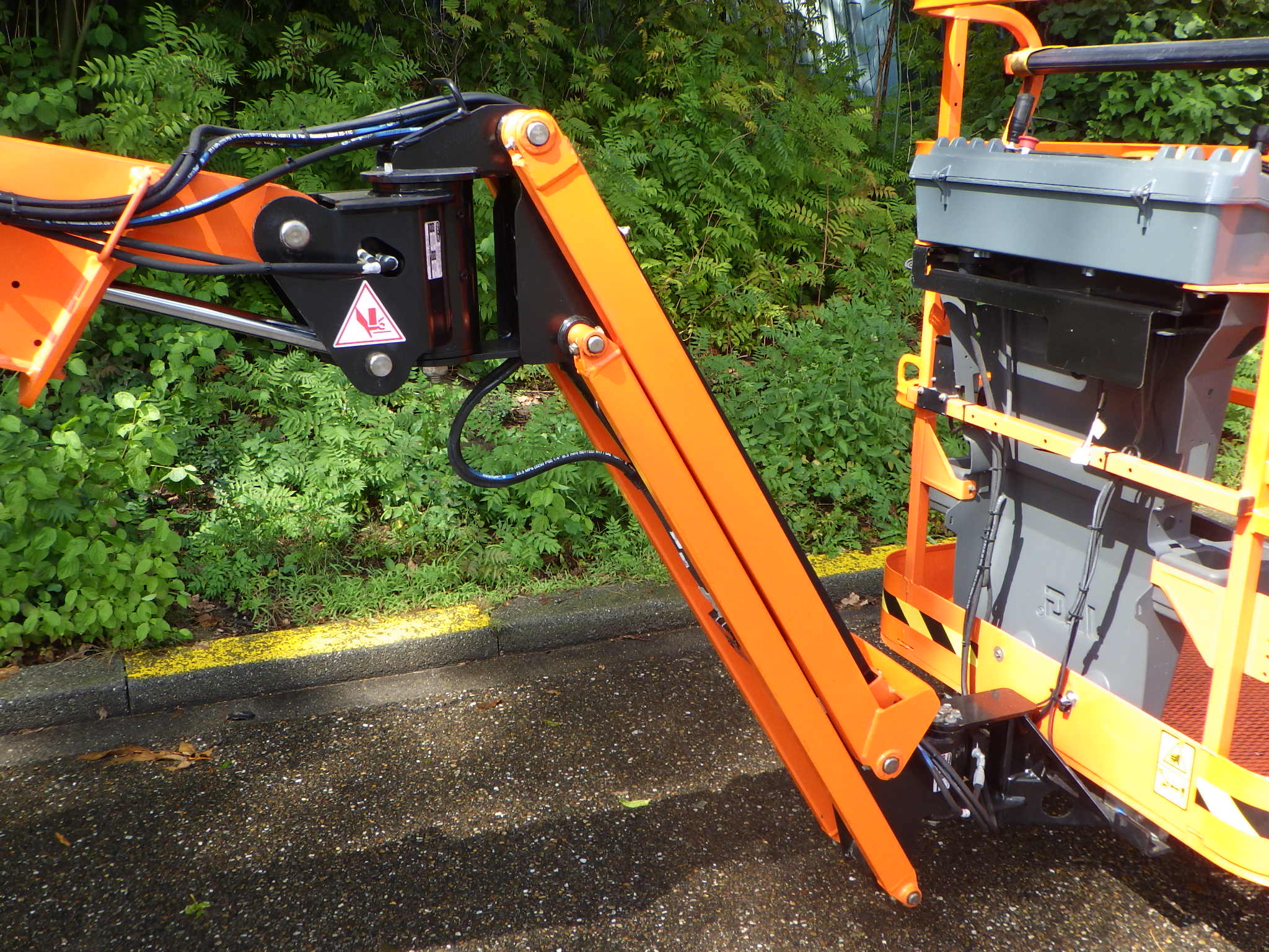 JLG E300AJP