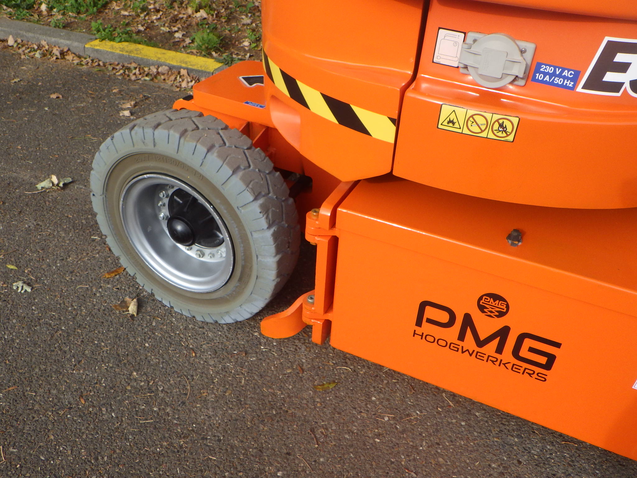 JLG E300AJP
