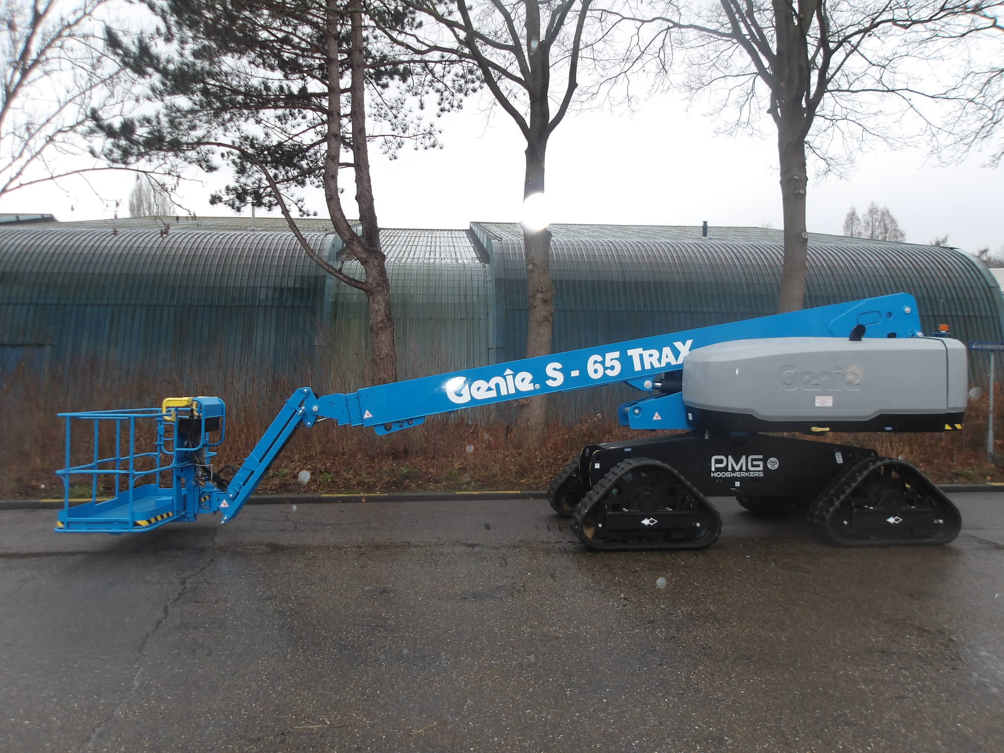 Genie S-65 Trax