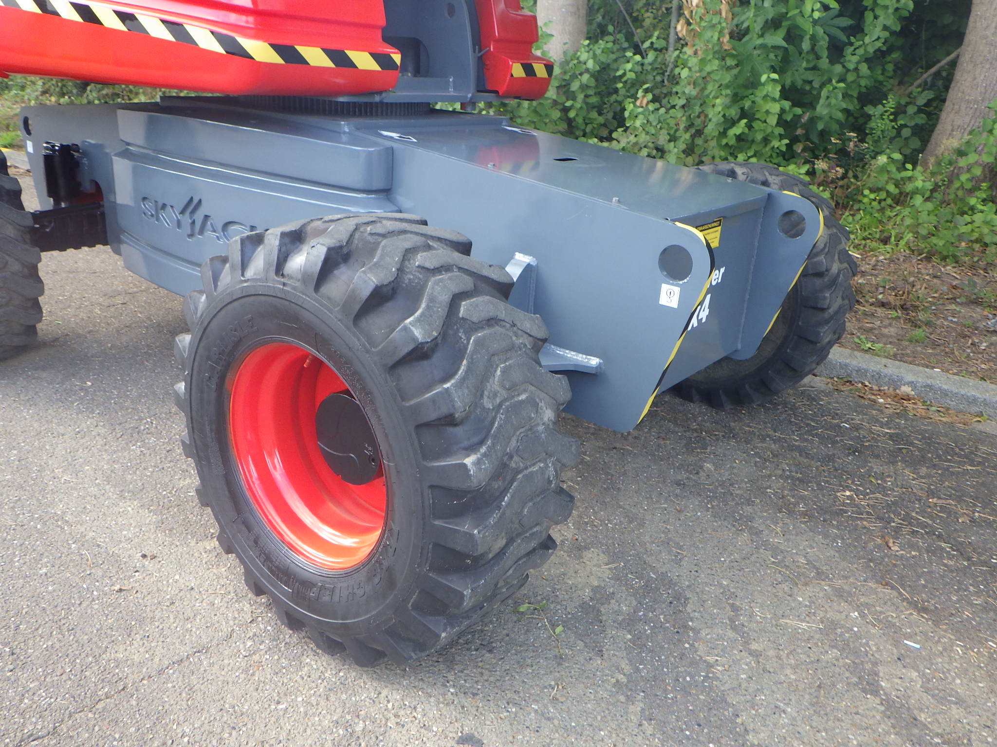 SkyJack SJ66T