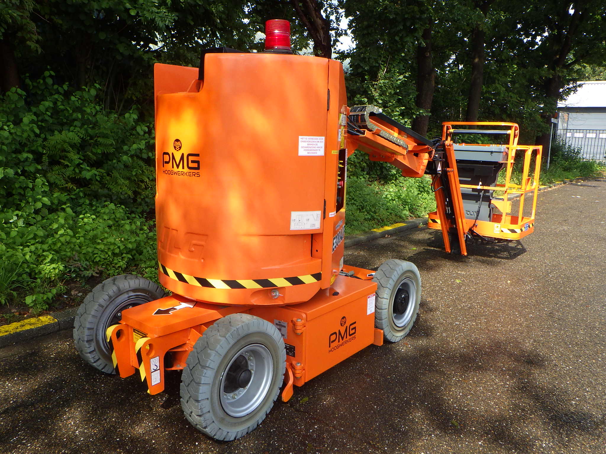 JLG E300AJP