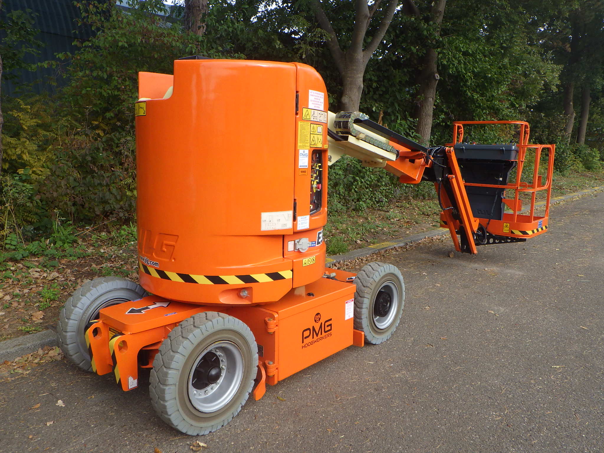 JLG E300AJP