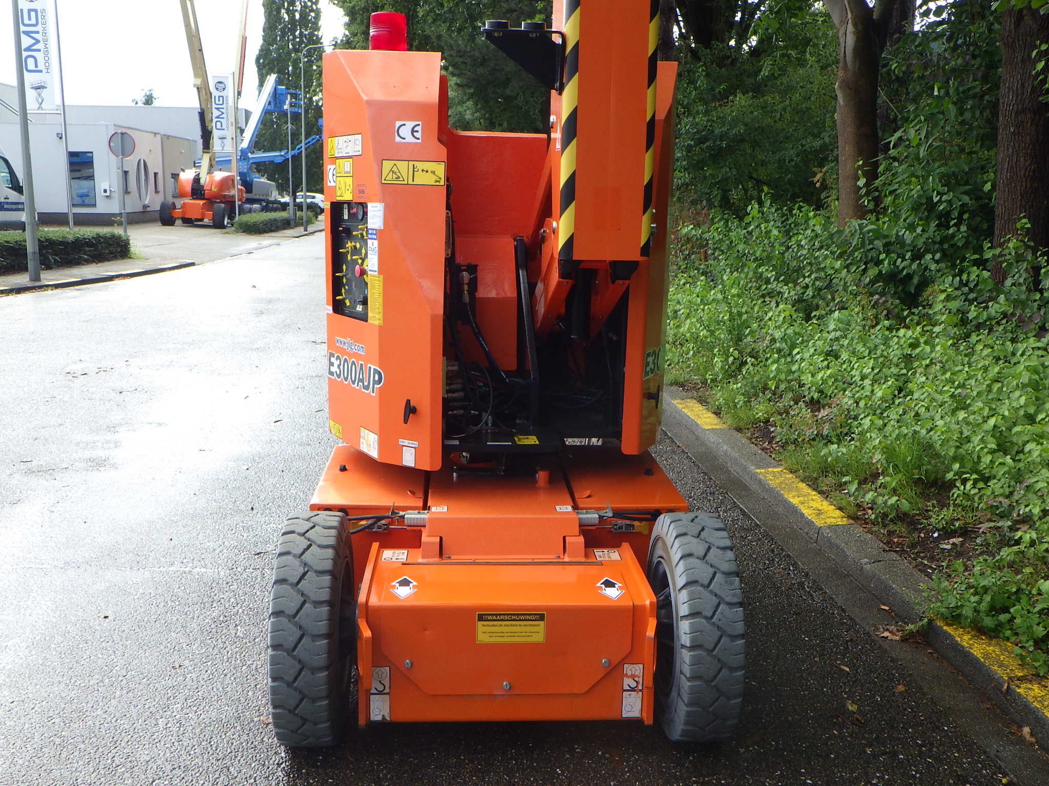 JLG E300AJP