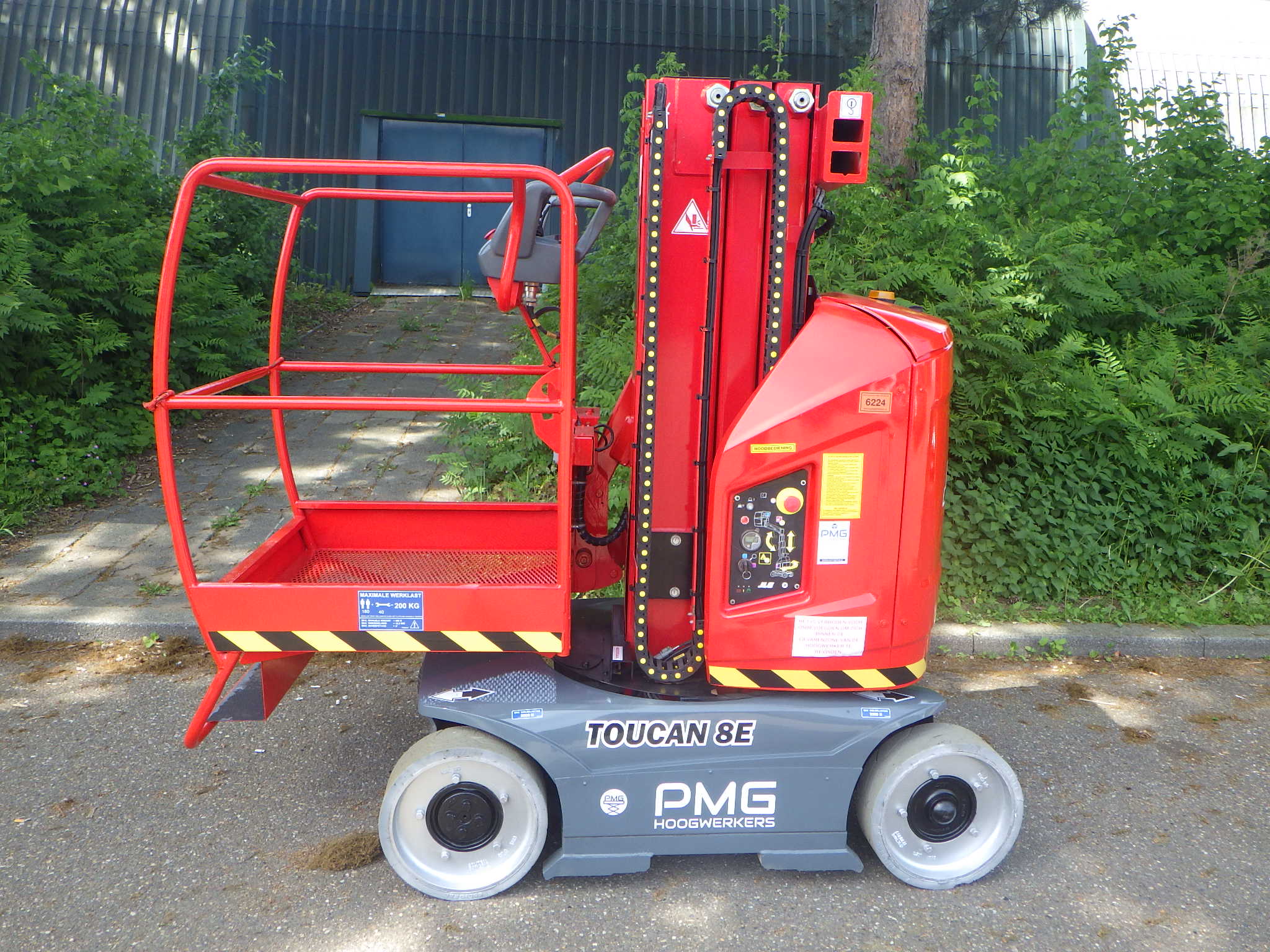 Toucan 8E
