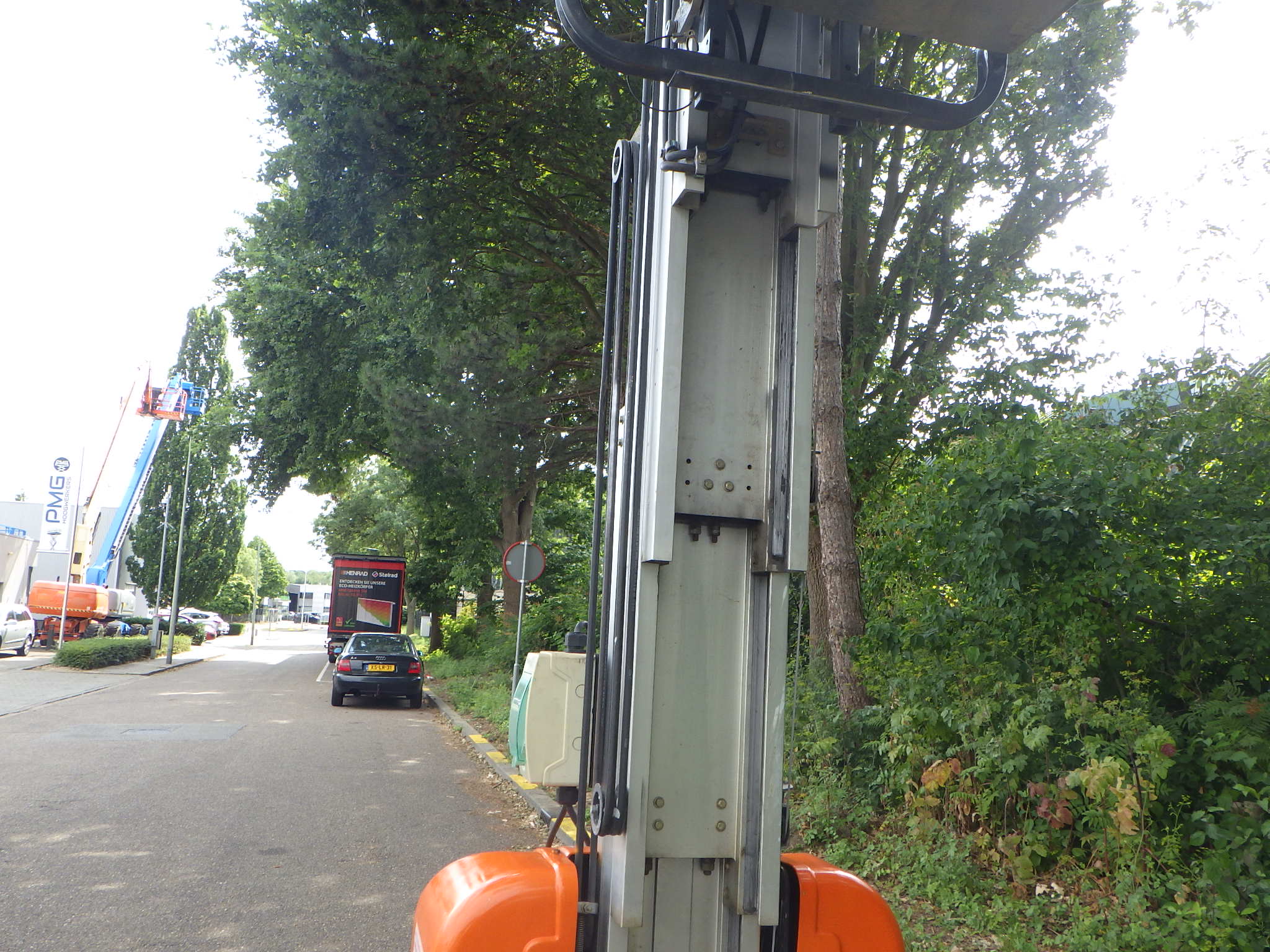JLG 20MVL