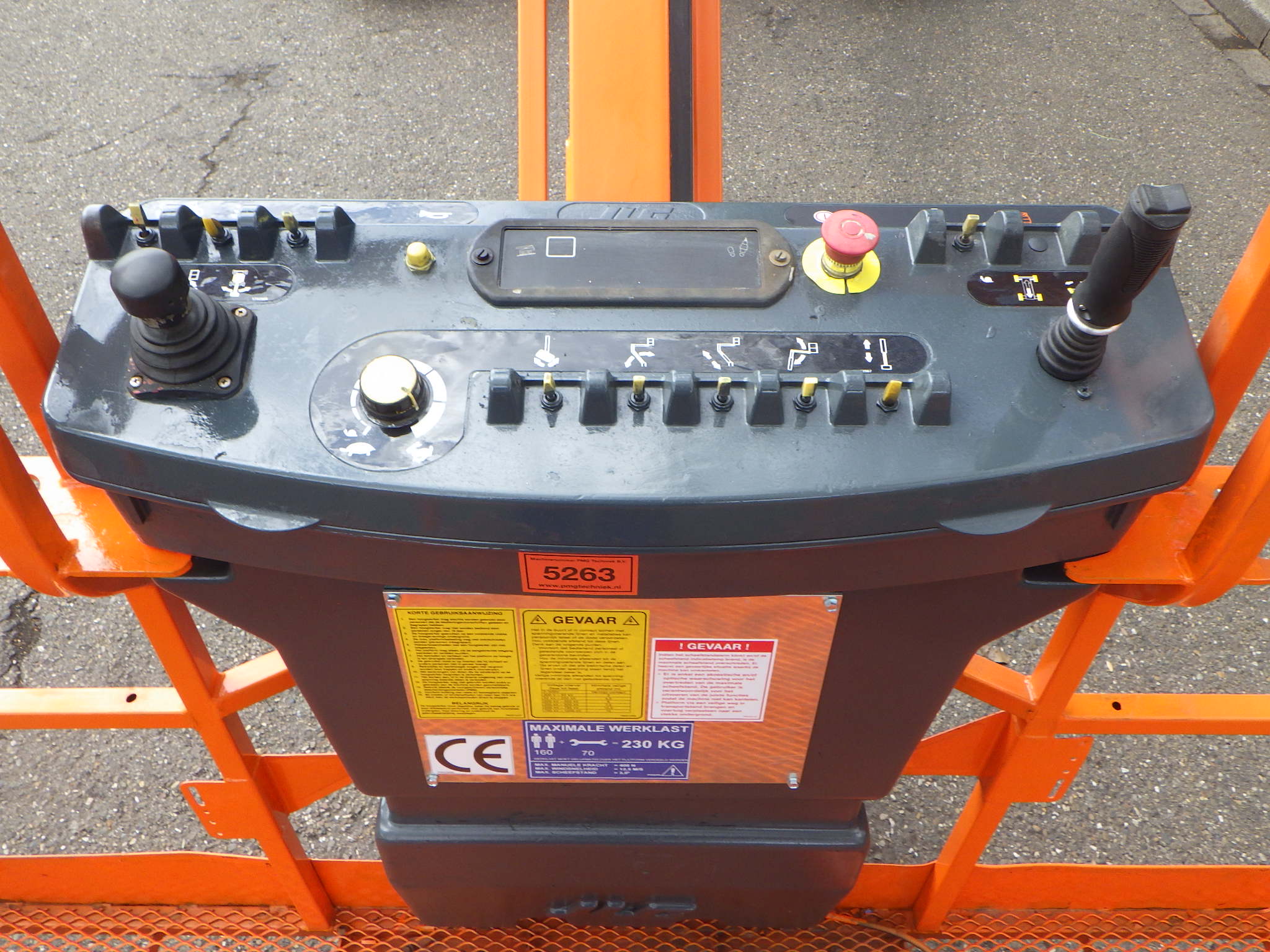 JLG 600AJ