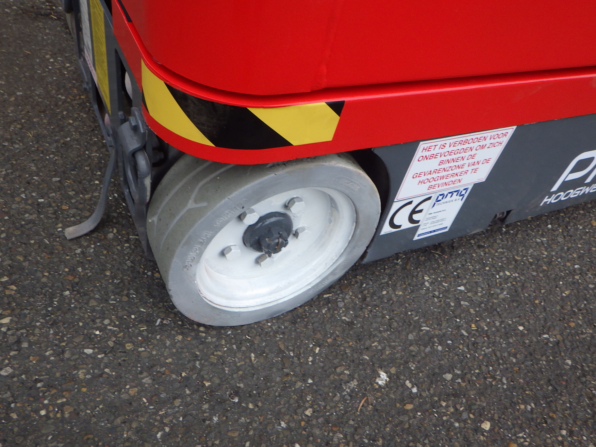 Skyjack SJ16