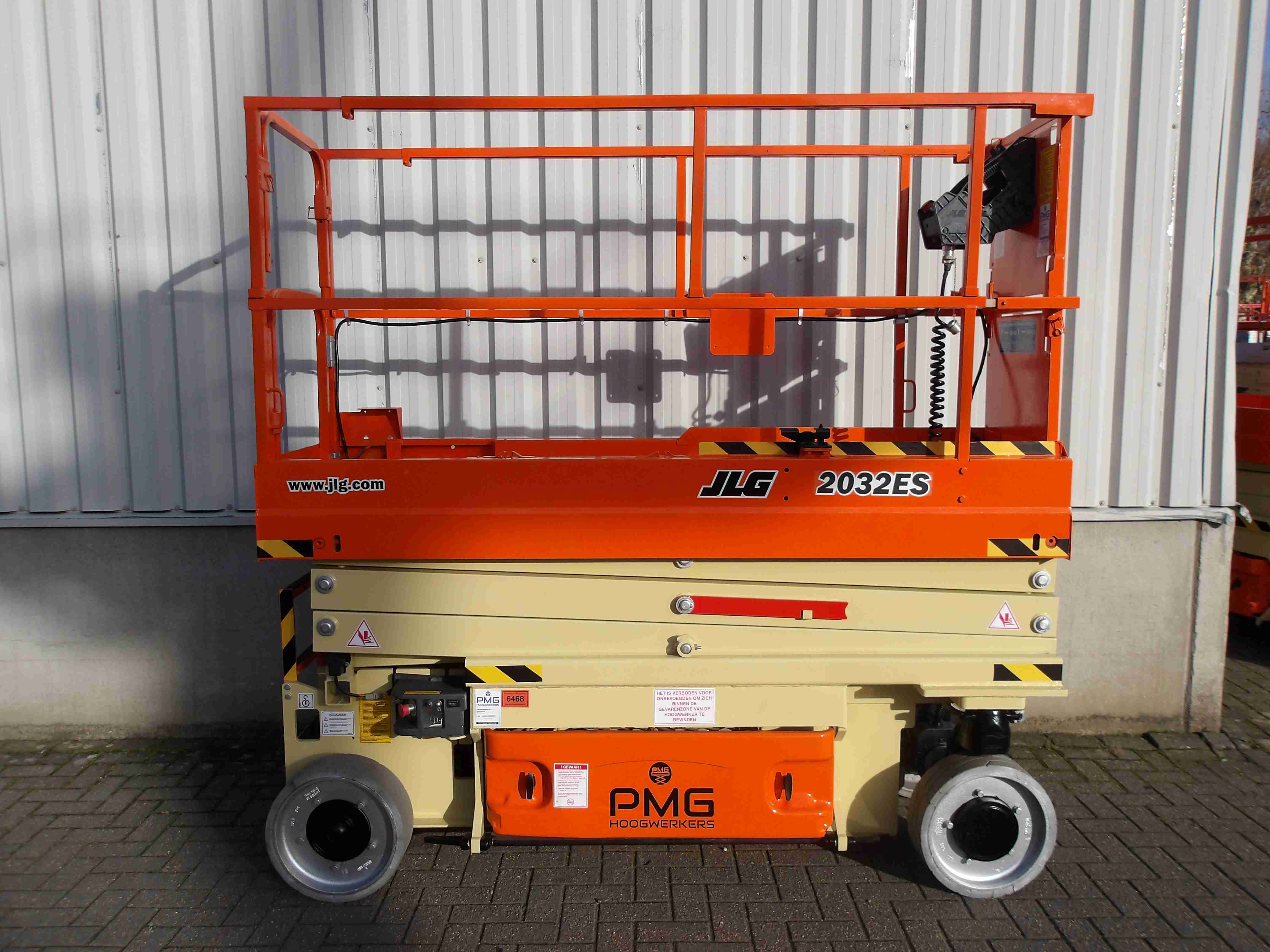 JLG 2032ES