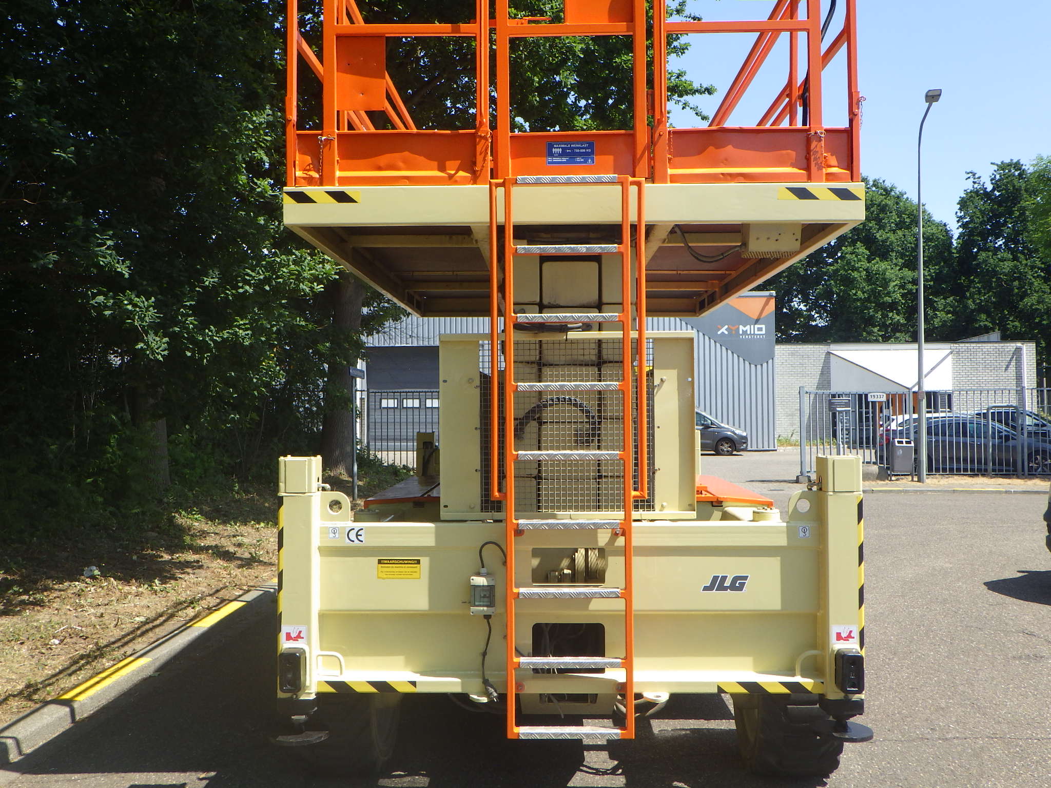 JLG 203-24