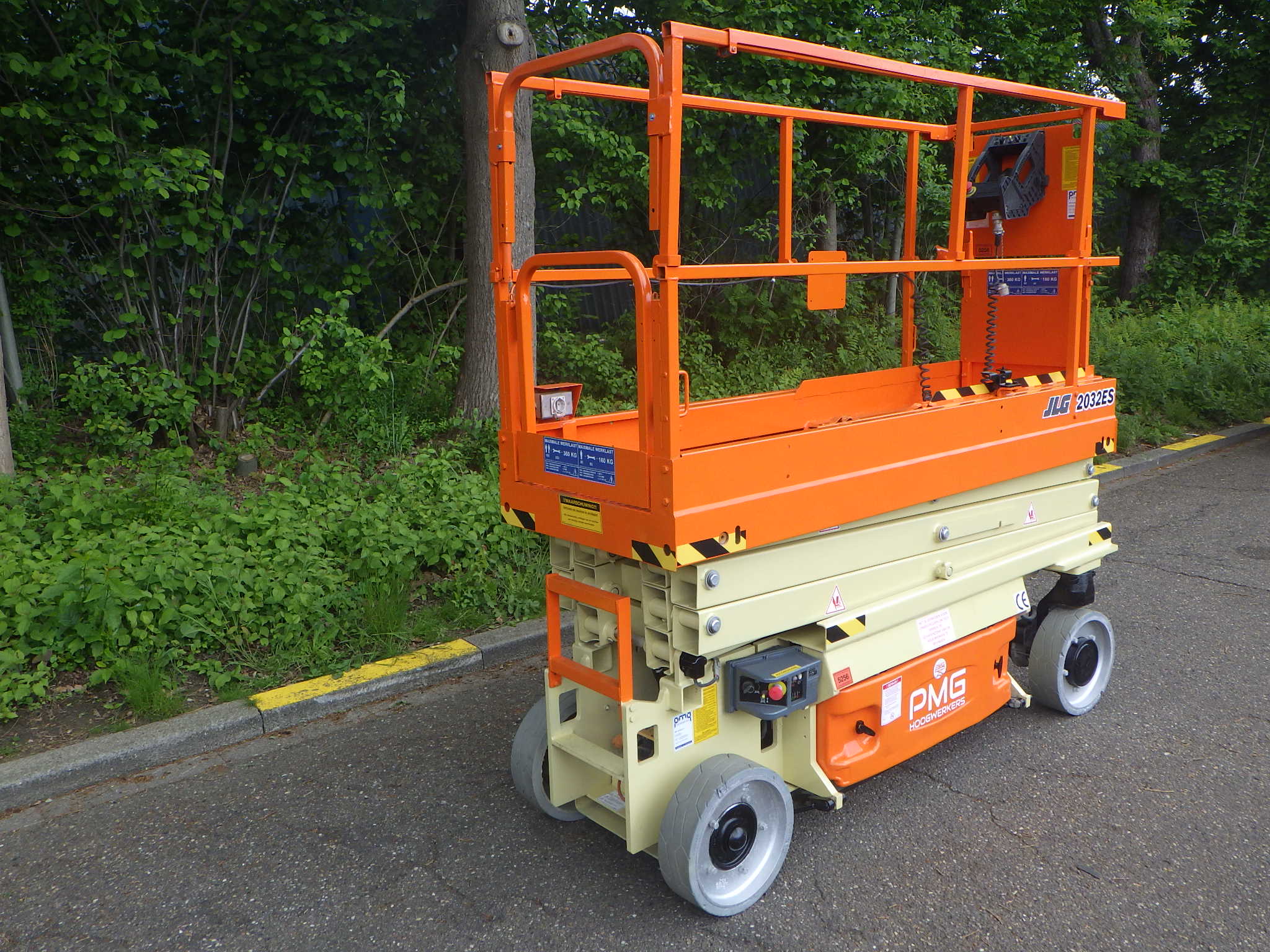 JLG 2032ES 