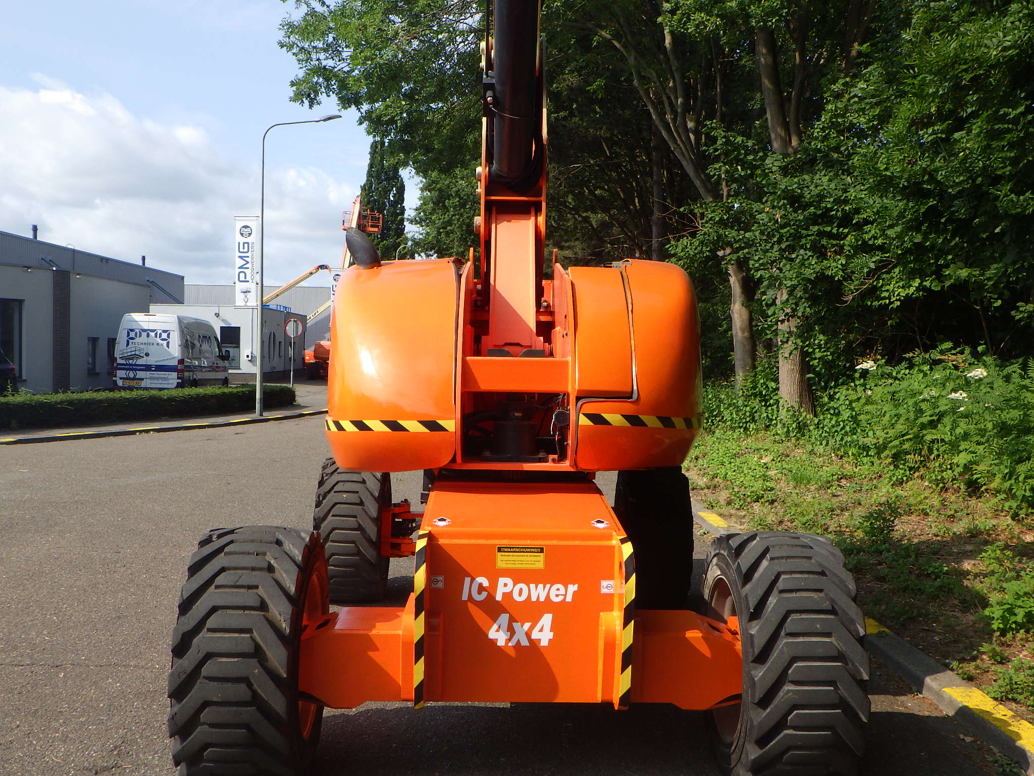 JLG 680S