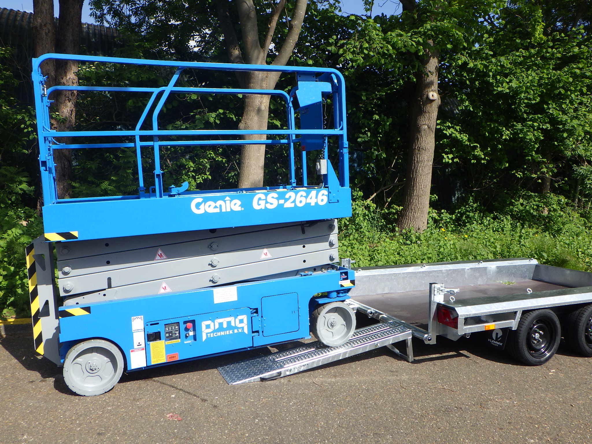 Genie GS-2646 op aanhanger