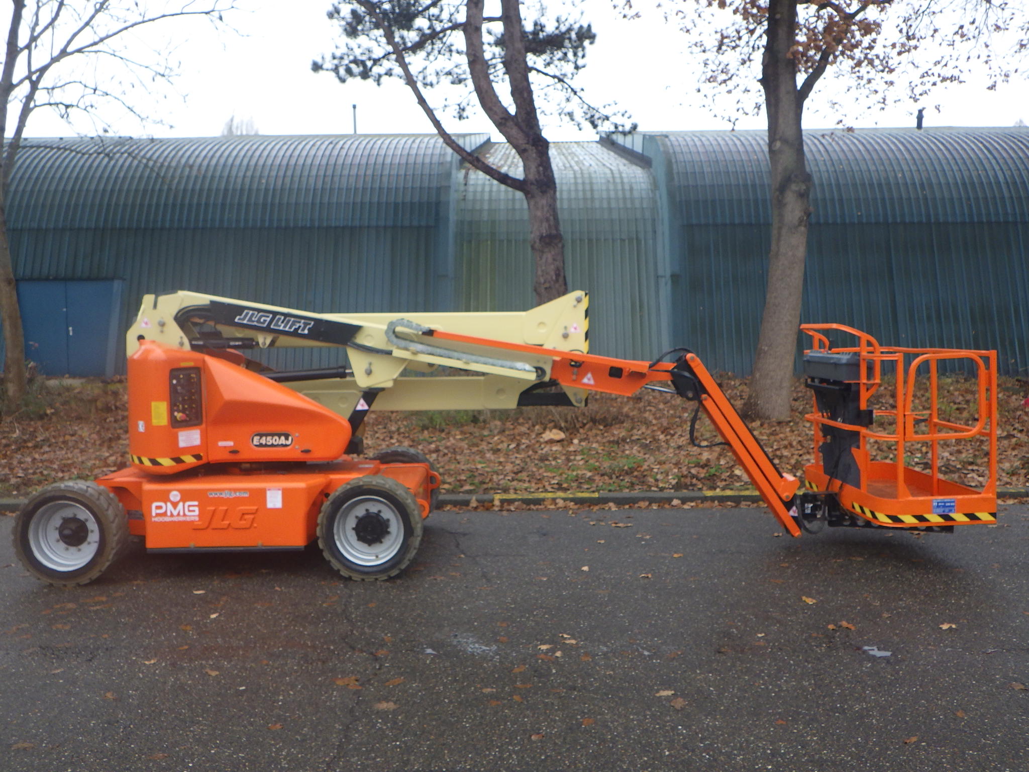 JLG E450AJ