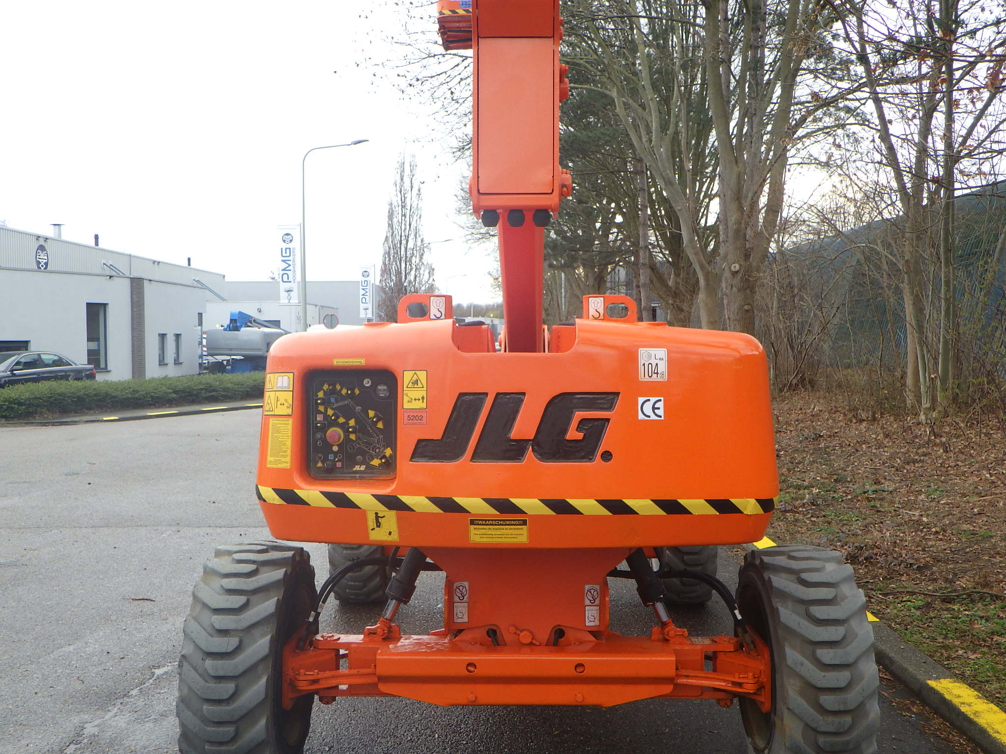 JLG M600JP