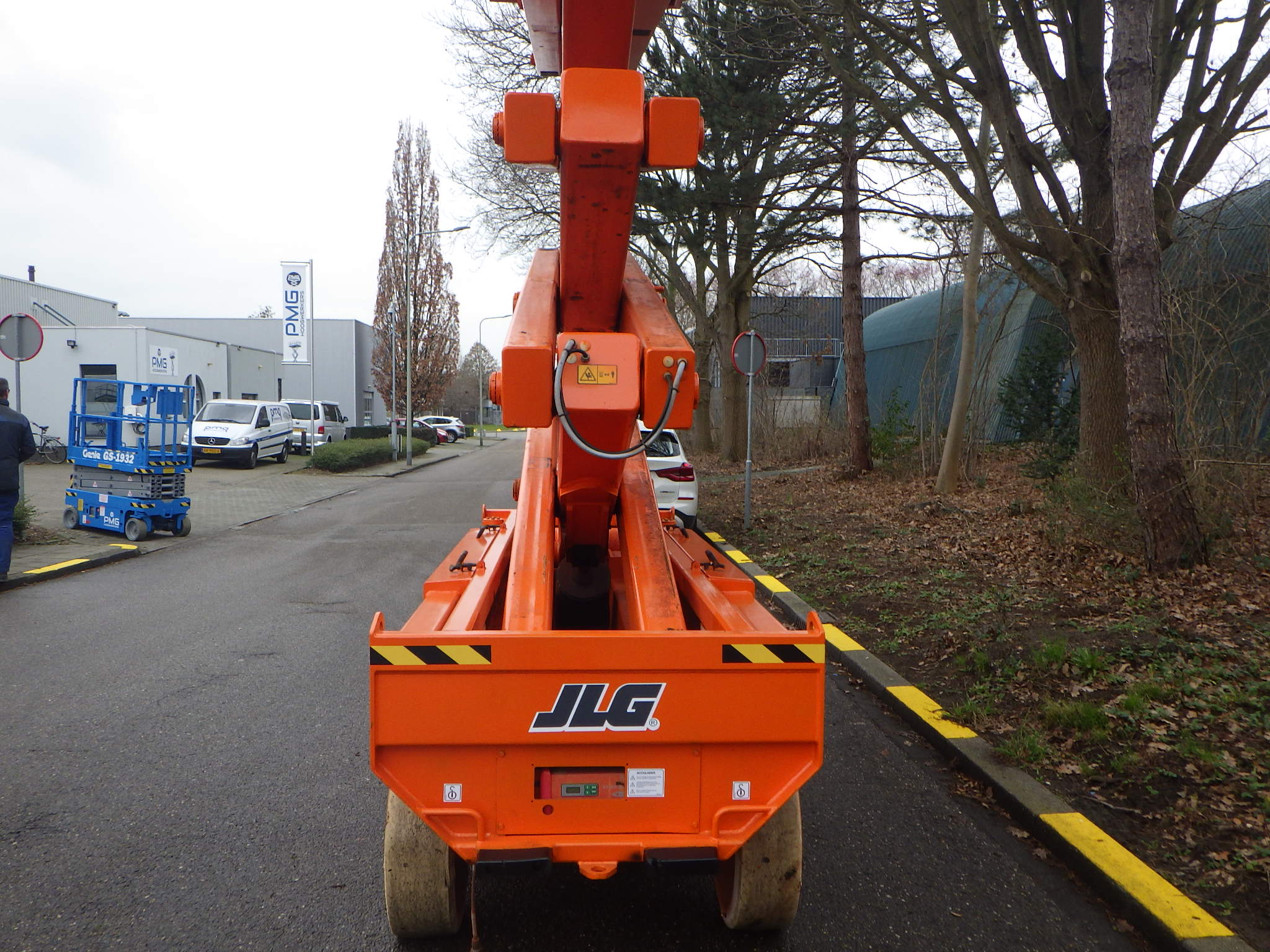 JLG 153-12