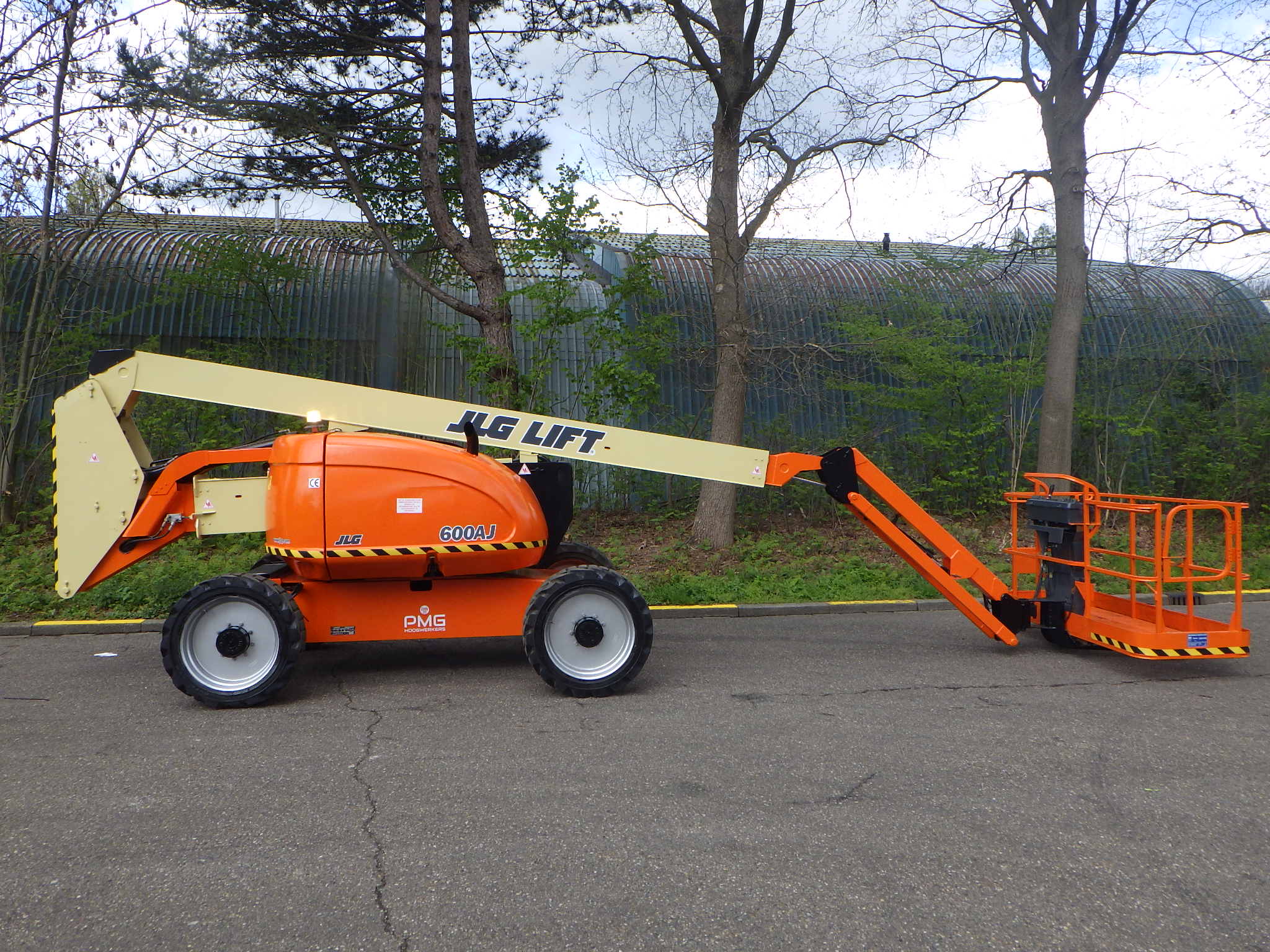 JLG 600AJ