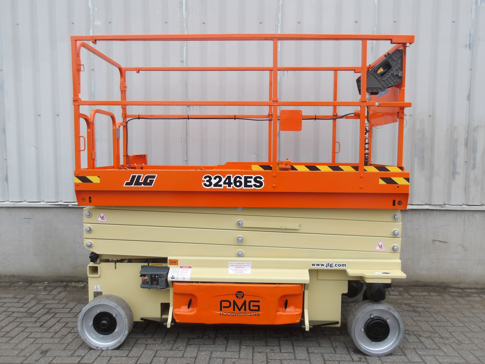 JLG 3246ES