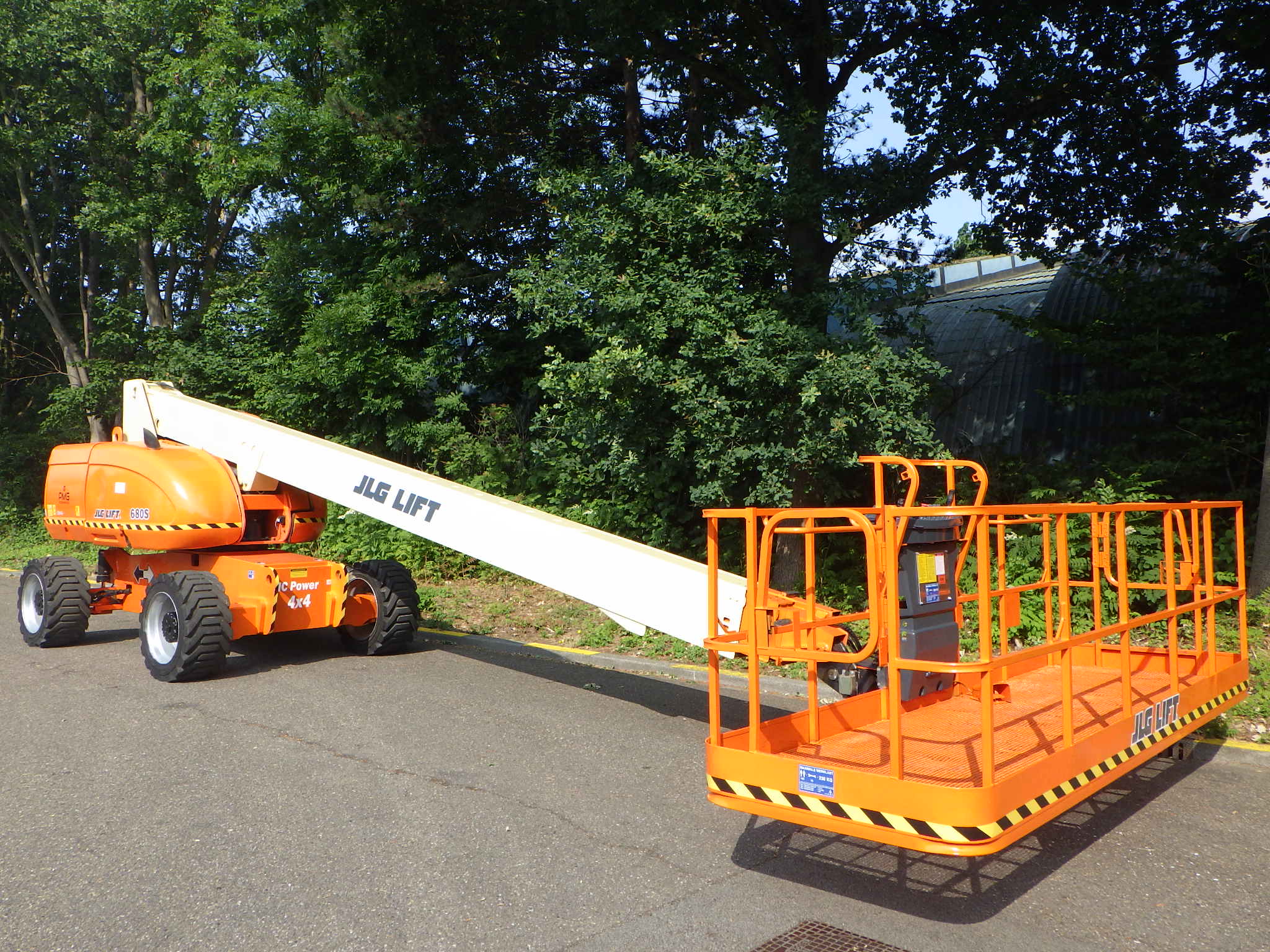 JLG 680S