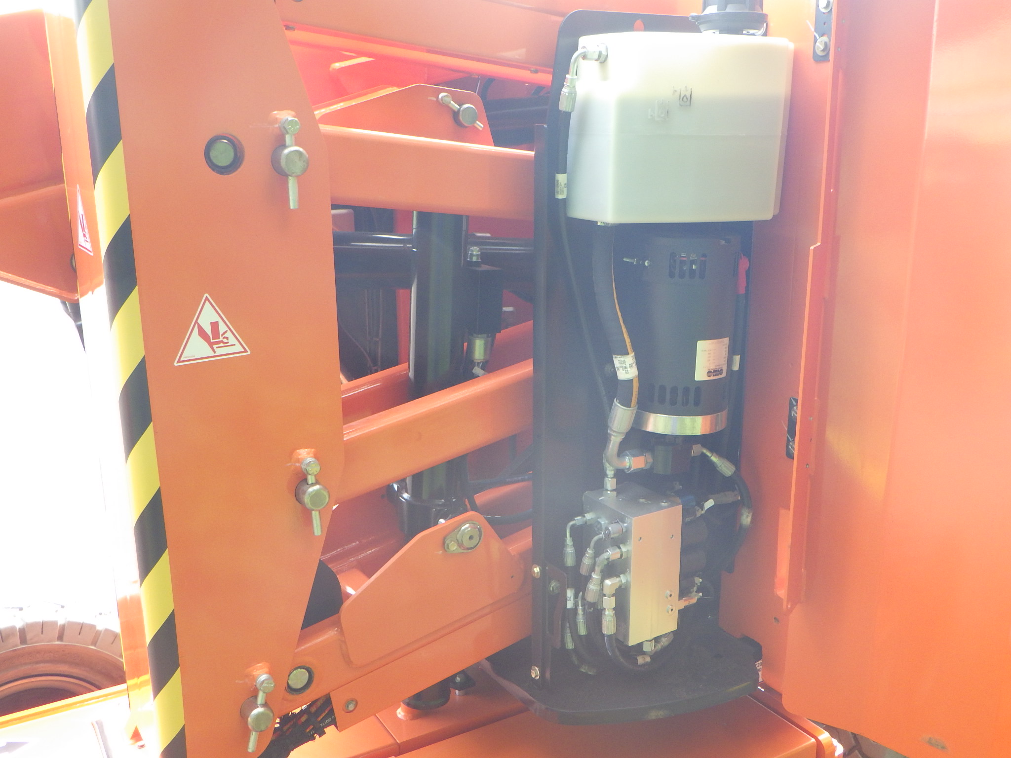 JLG E300AJP